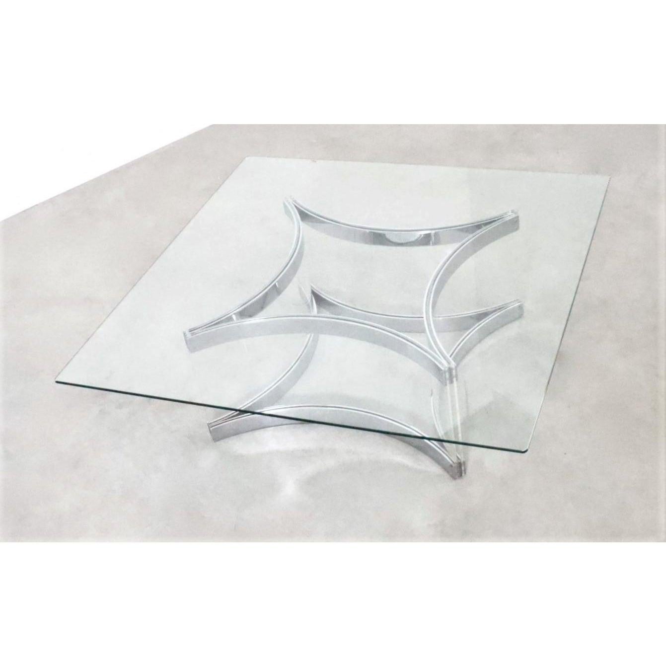 Mid-Century Modern Alessandro Albrizzi Chrome & Lucite Coffee Cocktail Table In Good Condition For Sale In LOS ANGELES, CA