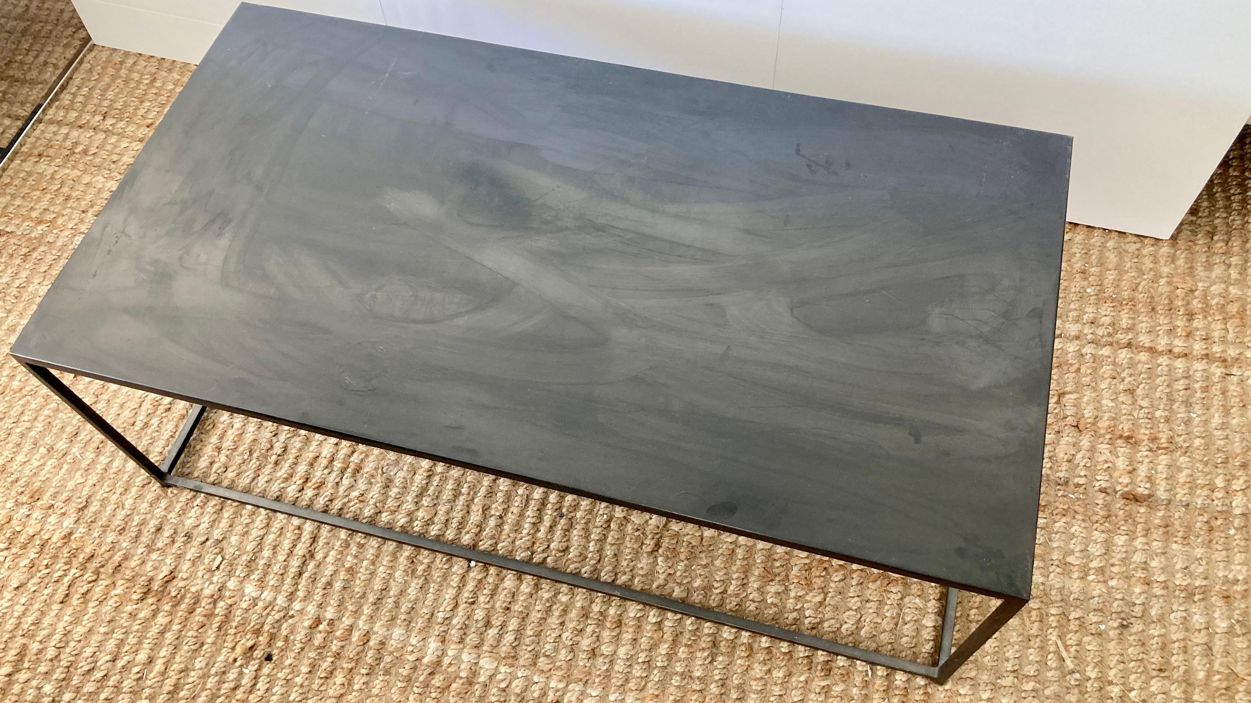Table basse en acier forgé The Moderns Modern Bon état - En vente à Los Angeles, CA