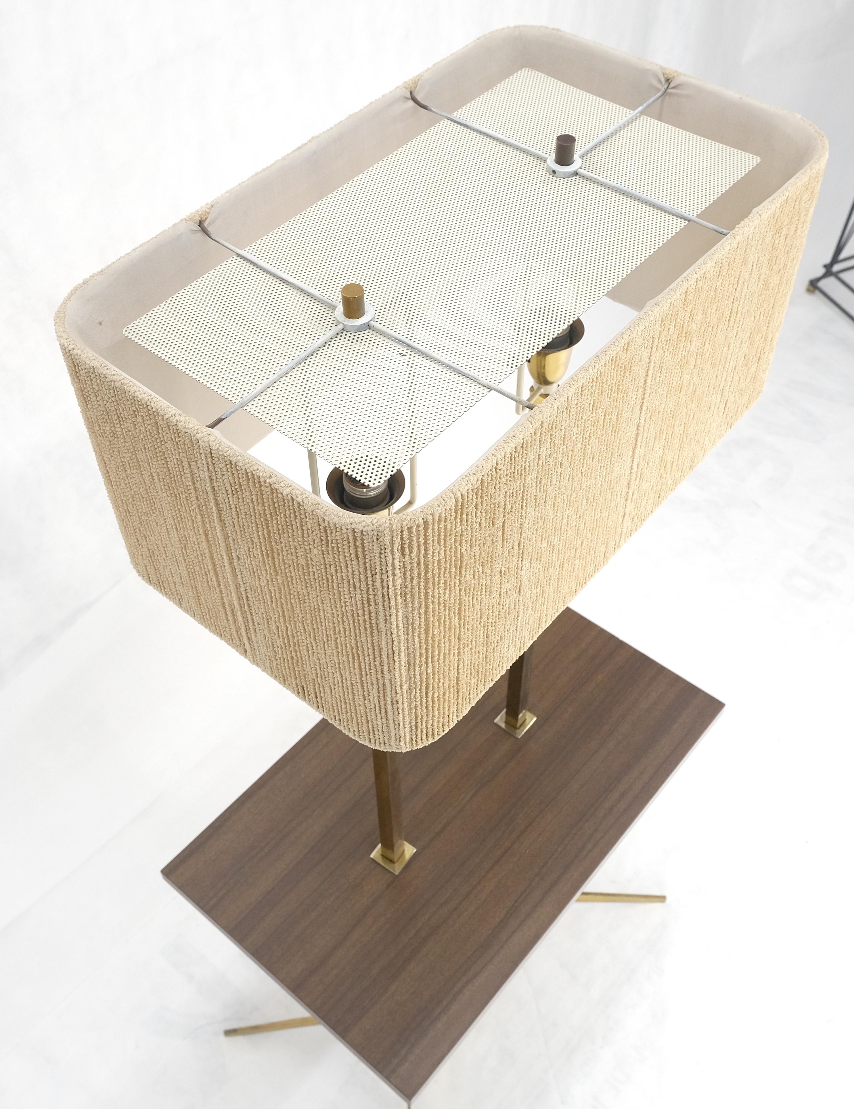 Mid Century Modern Todo Latón Macizo Mesa Rectangular Lámpara de Pie Estilo McCobb en venta 8