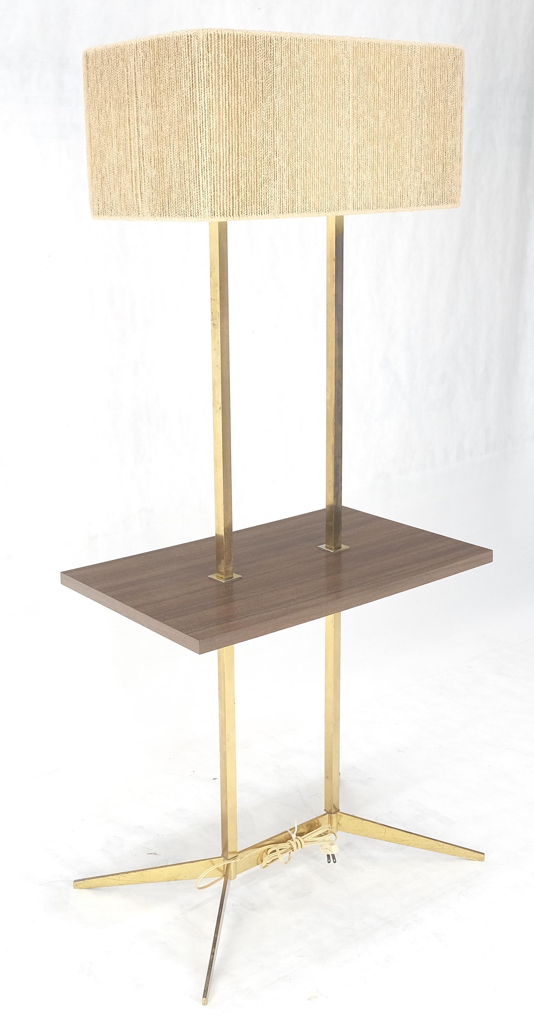 Mid Century Modern Todo Latón Macizo Mesa Rectangular Lámpara de Pie Estilo McCobb Estadounidense en venta