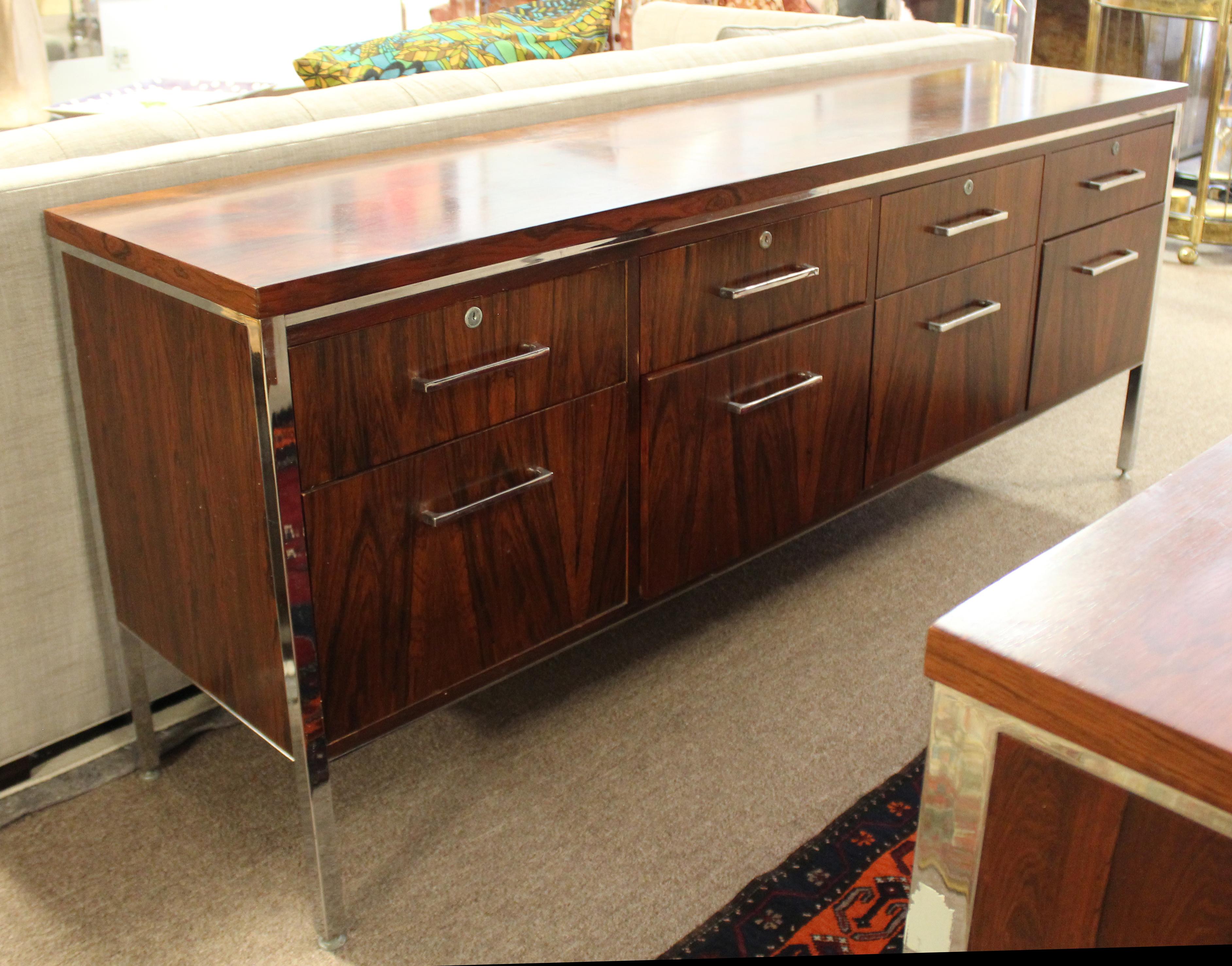 Mid-Century Modern Alma Rosewood 8 Drawer Executive Credenza File Cabinet, 1960s In Good Condition In Keego Harbor, MI