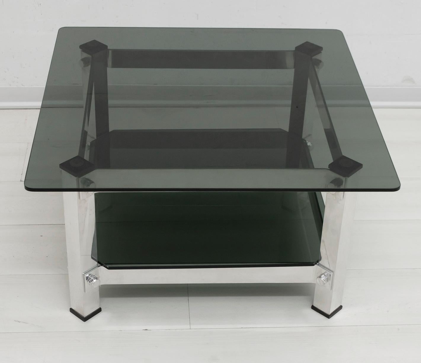 italien Table basse moderne en aluminium et verre du milieu du siècle dernier, 1970 en vente