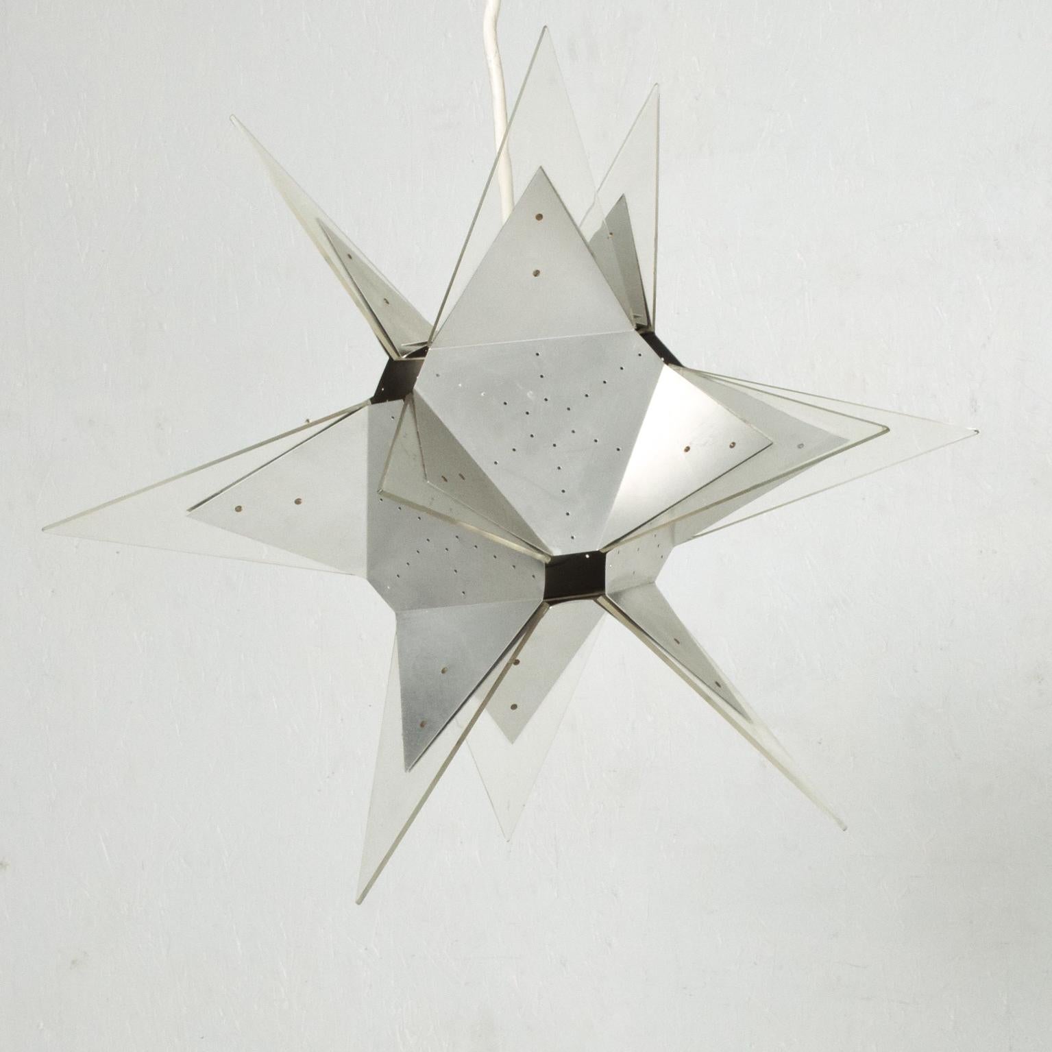Italian Mid-Century Modern Aluminium and Plexiglass Moravian Star Pendant Lamp, 1960s