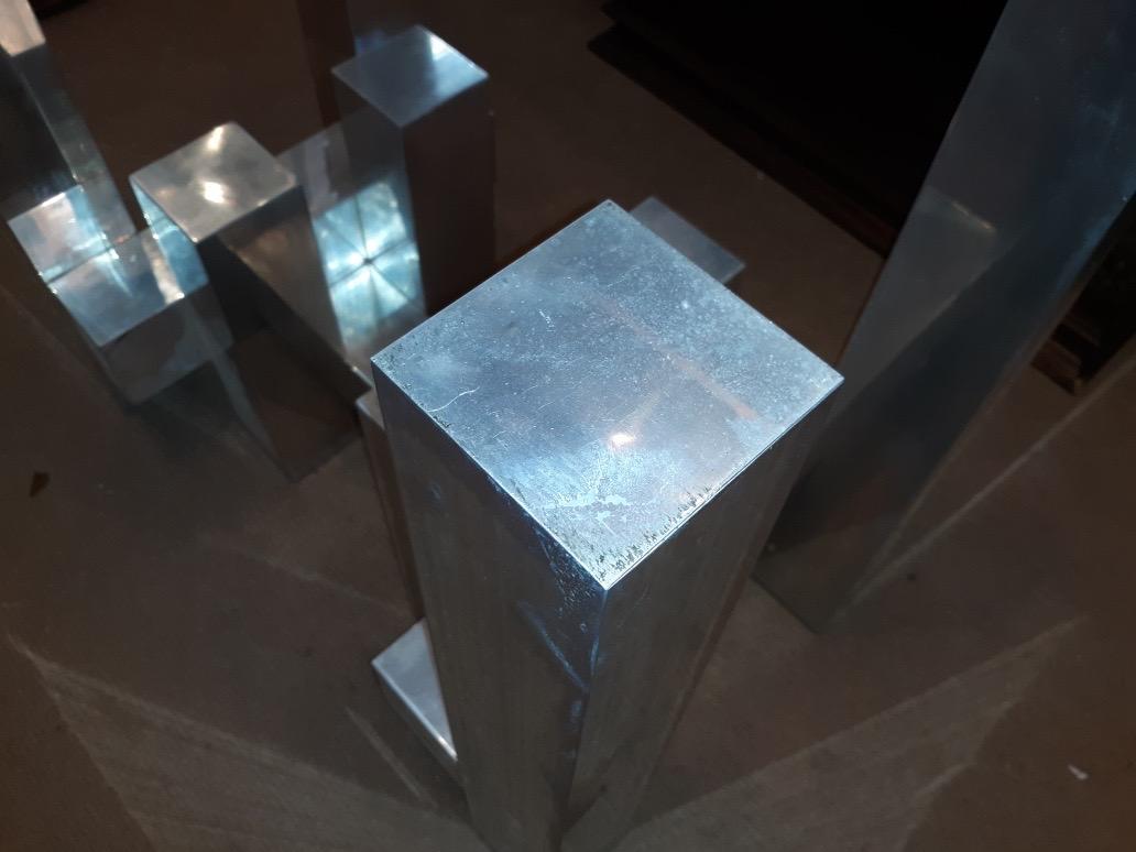 Aluminium Table de paysage urbain en aluminium et verre mi-siècle moderne 