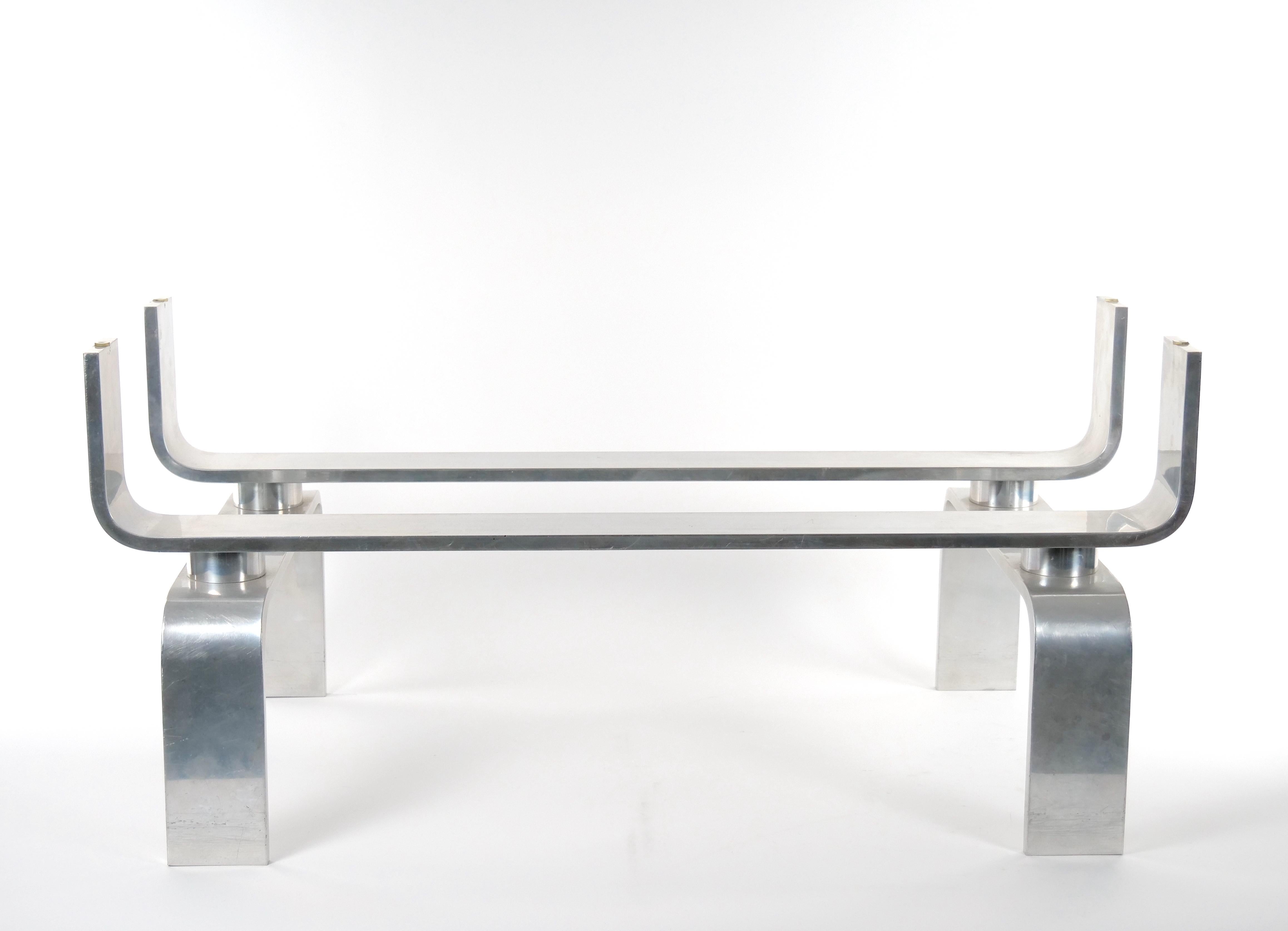 20ième siècle Table basse mi-siècle moderne à base en aluminium et plateau en verre en vente
