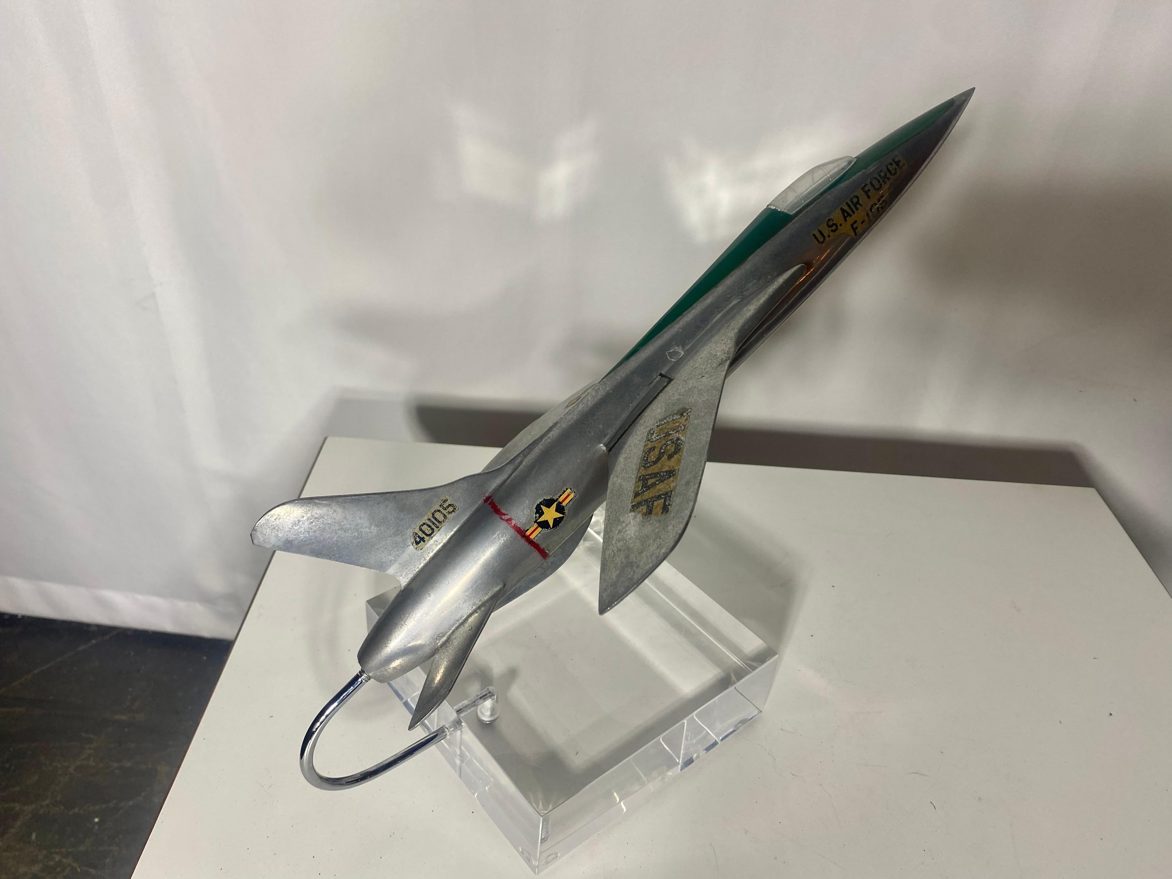 Mid Century Modern Aluminum and Lucite Fighter Jet / Desk accessory / Sculp[ture In Good Condition In Buffalo, NY