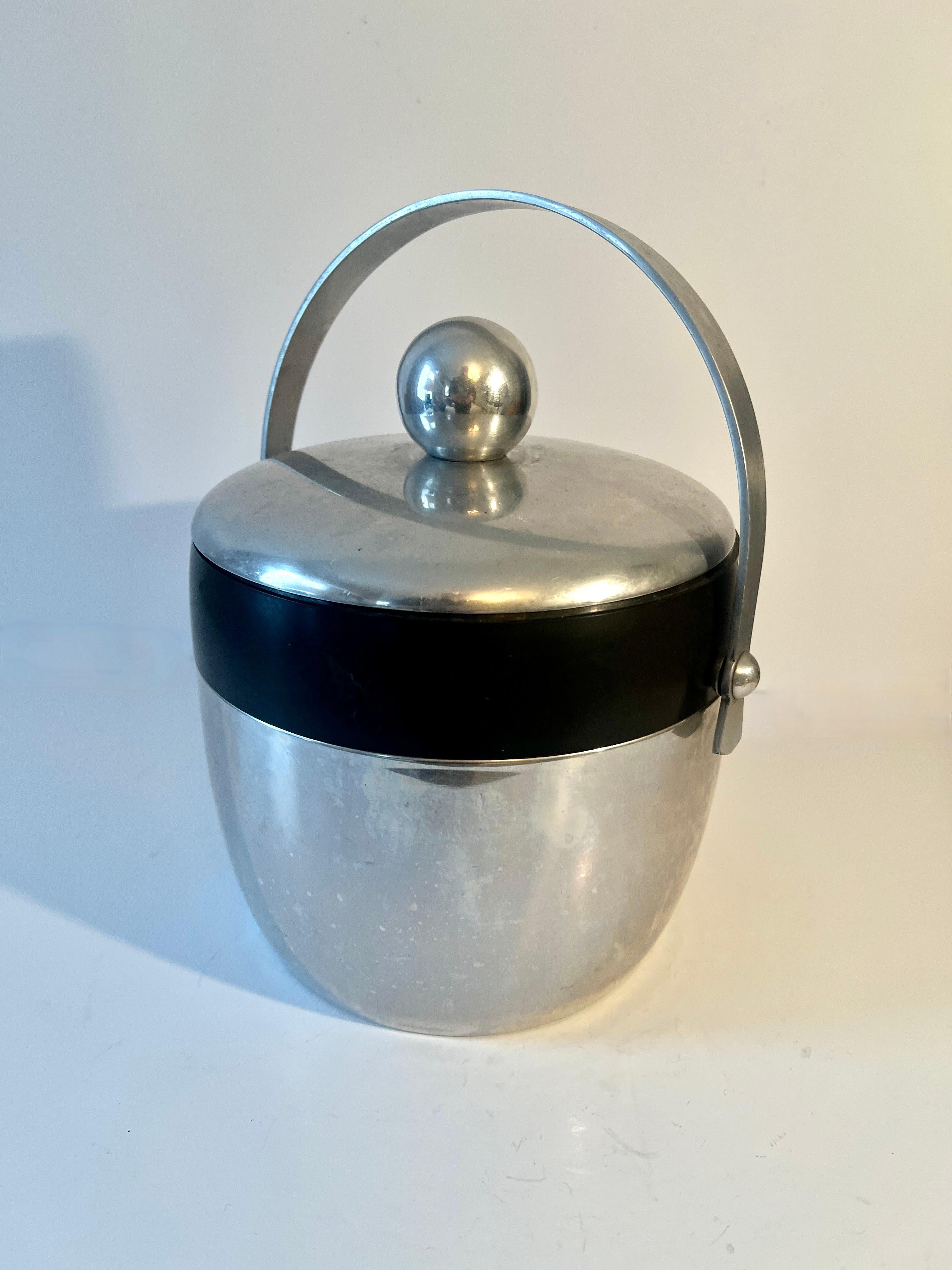Mid-Century Modern Mid Century Modern Aluminum and Resin Lined Ice Bucket with Handle For Sale