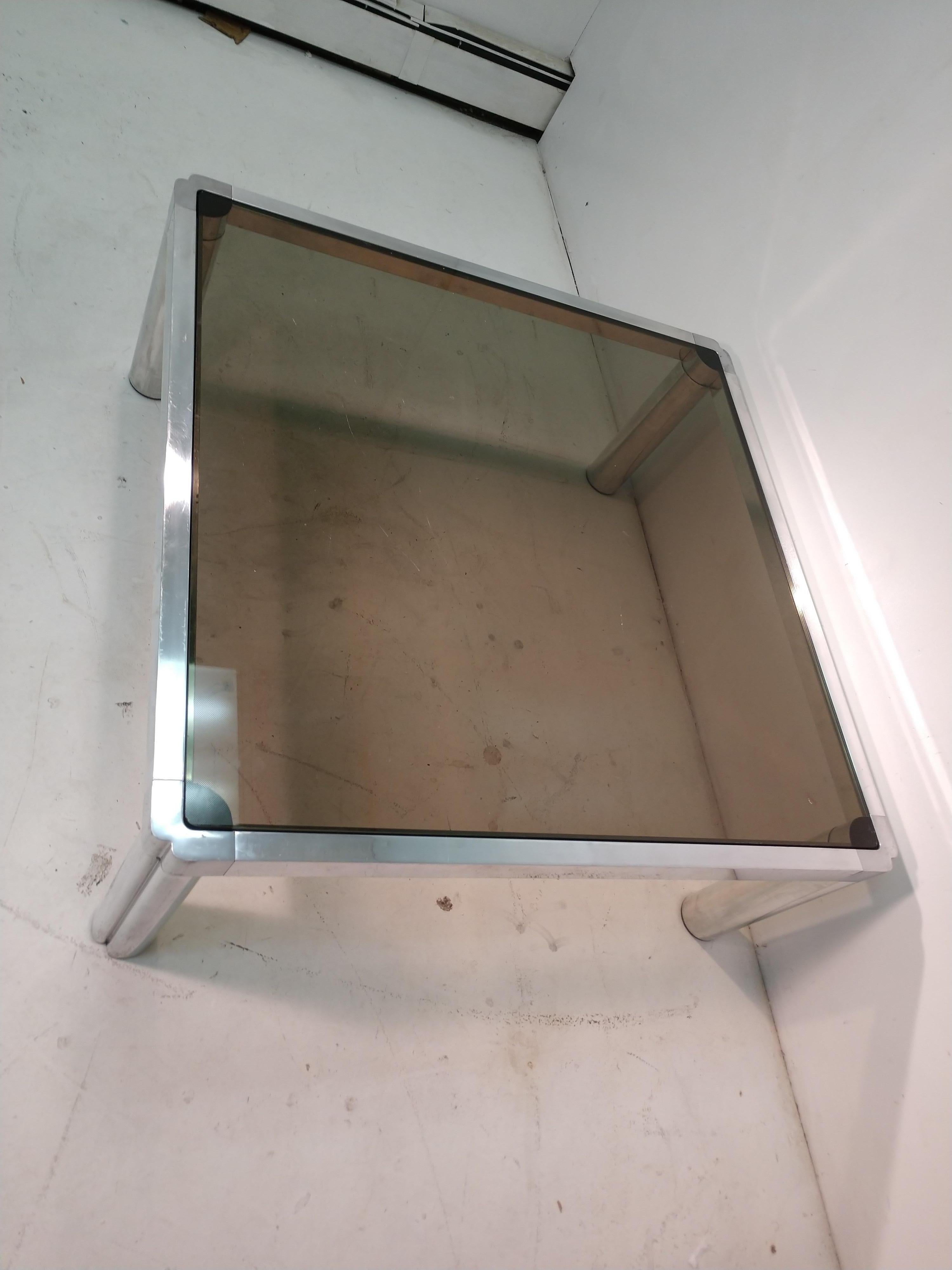 Mid Century Modern Smoked Glass Cocktail Table de Kho Liang para Artifort Vidrio ahumado en venta