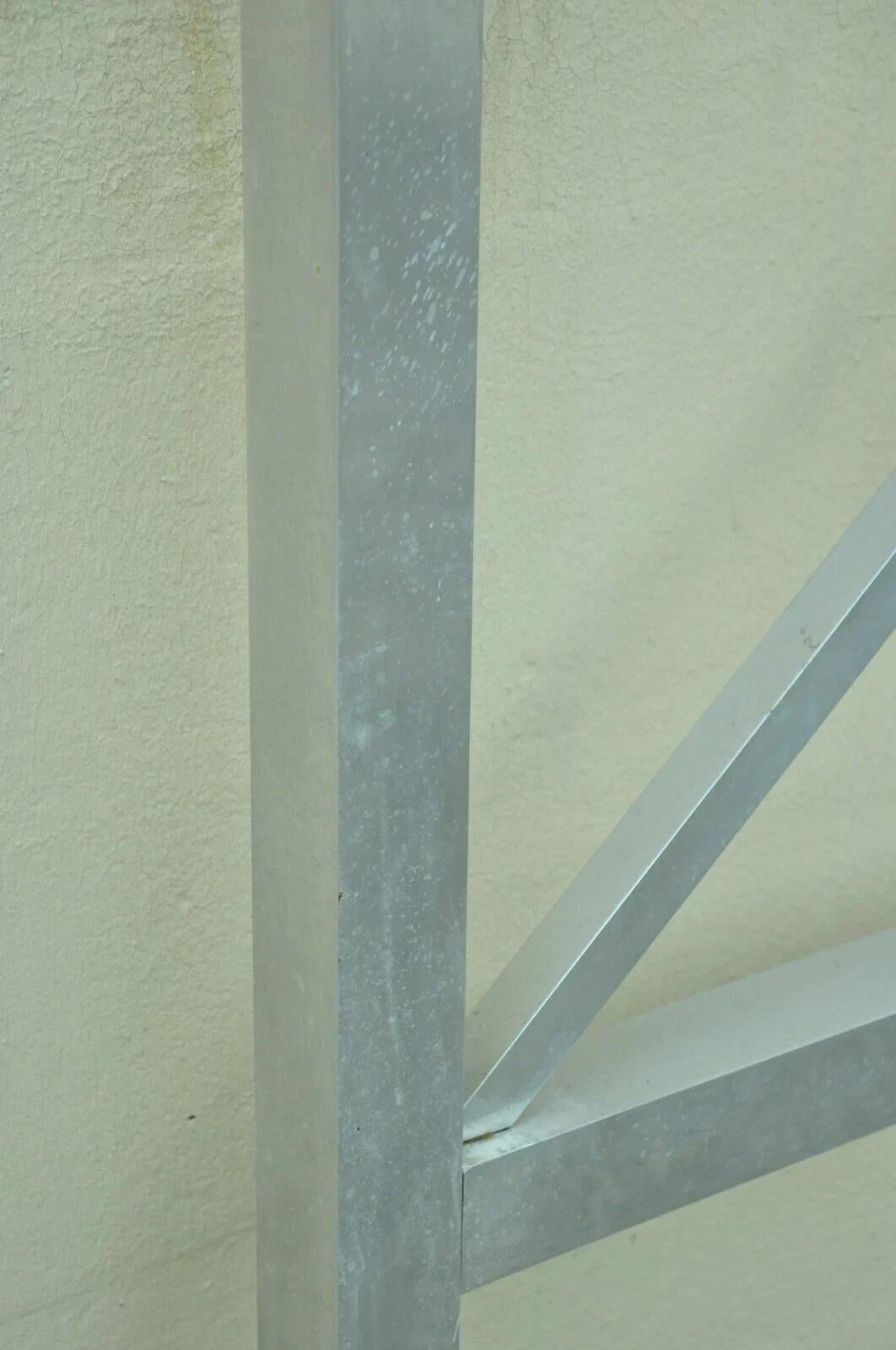 Mid Century Modern Aluminium Metall Finial Post X-Frame Queen Size Bett Kopfteil im Angebot 1