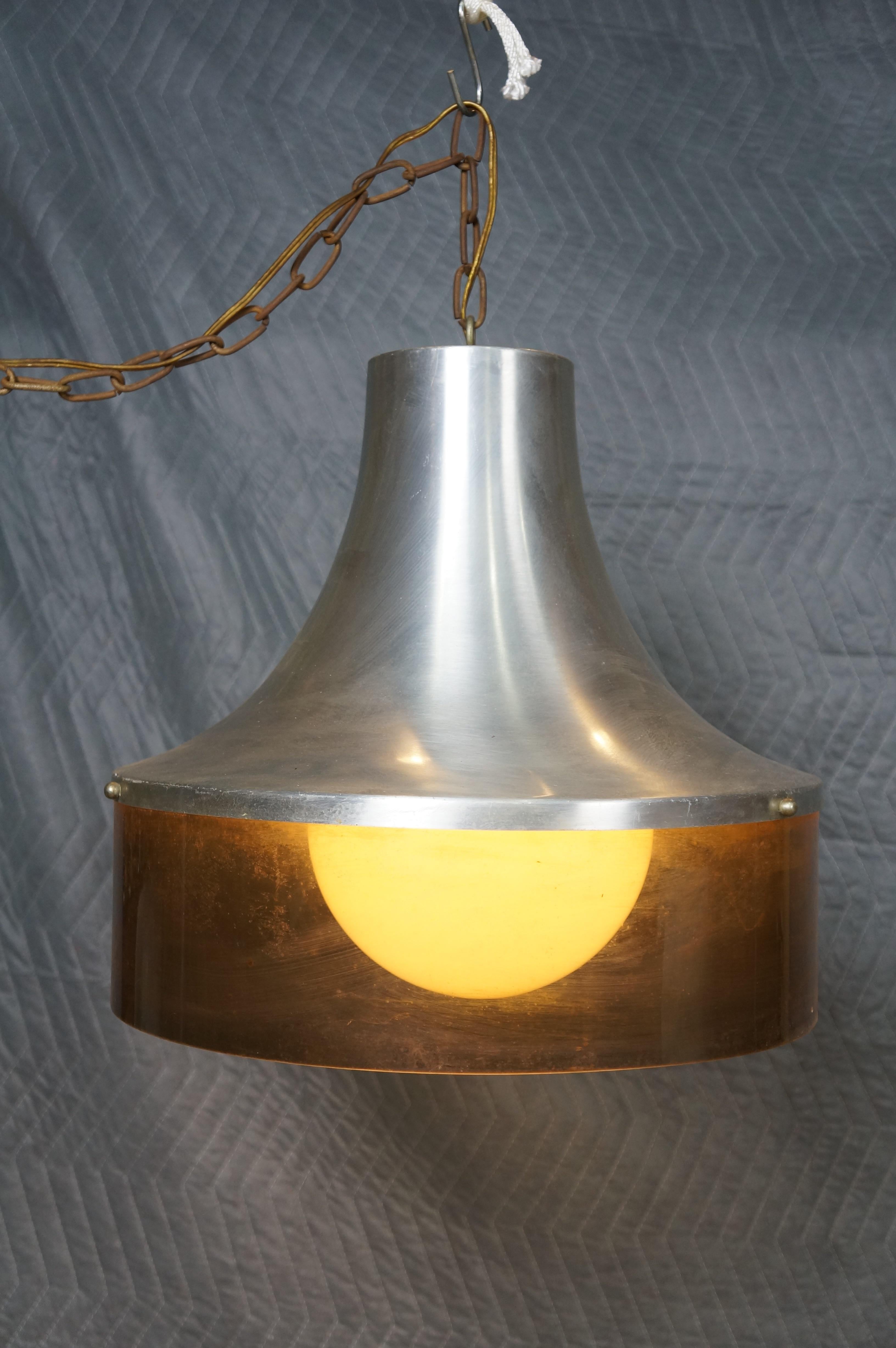 Ciondolo a globo in plastica e alluminio di metà secolo, 16