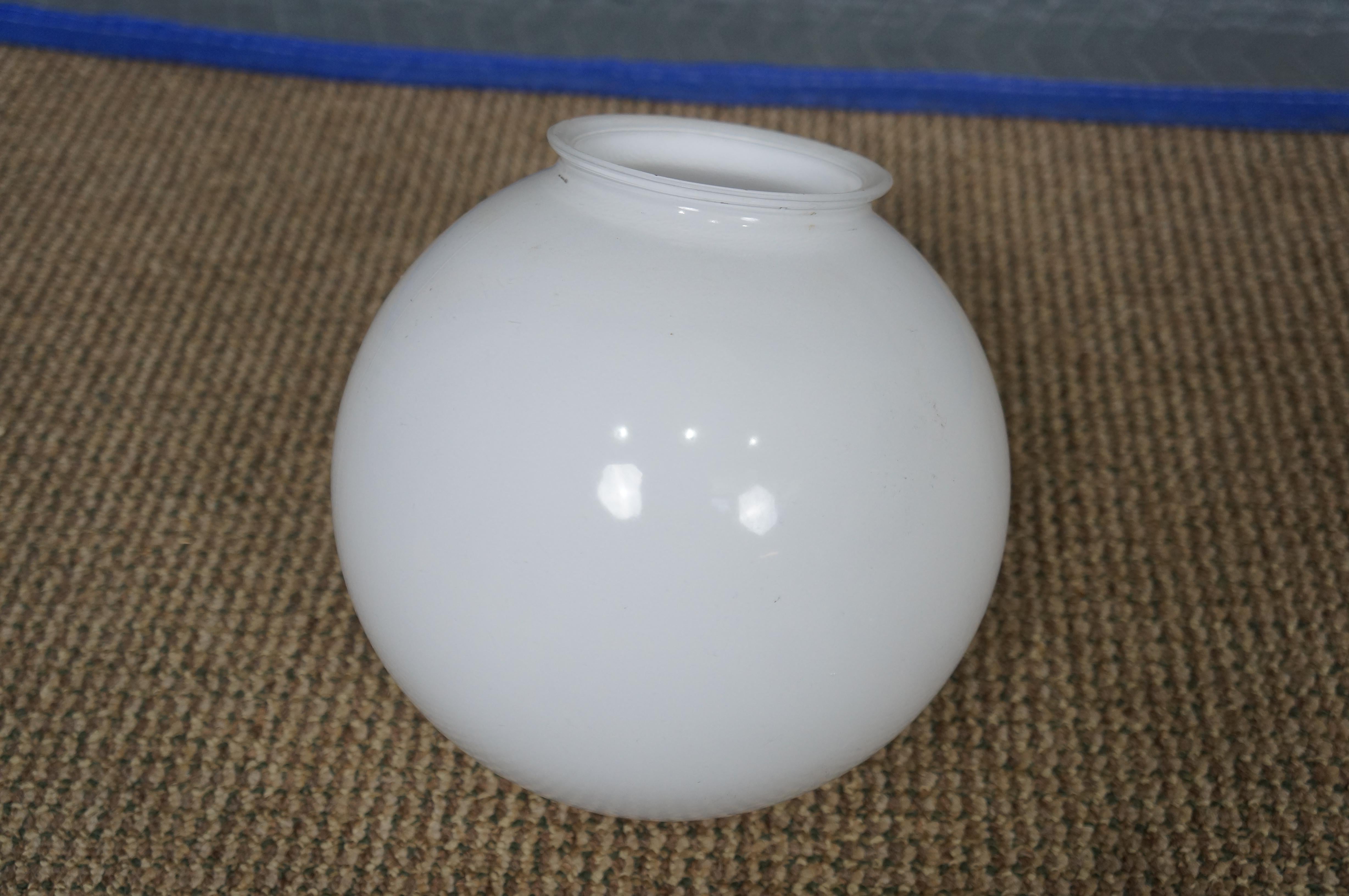 Ciondolo a globo in plastica e alluminio di metà secolo, 16