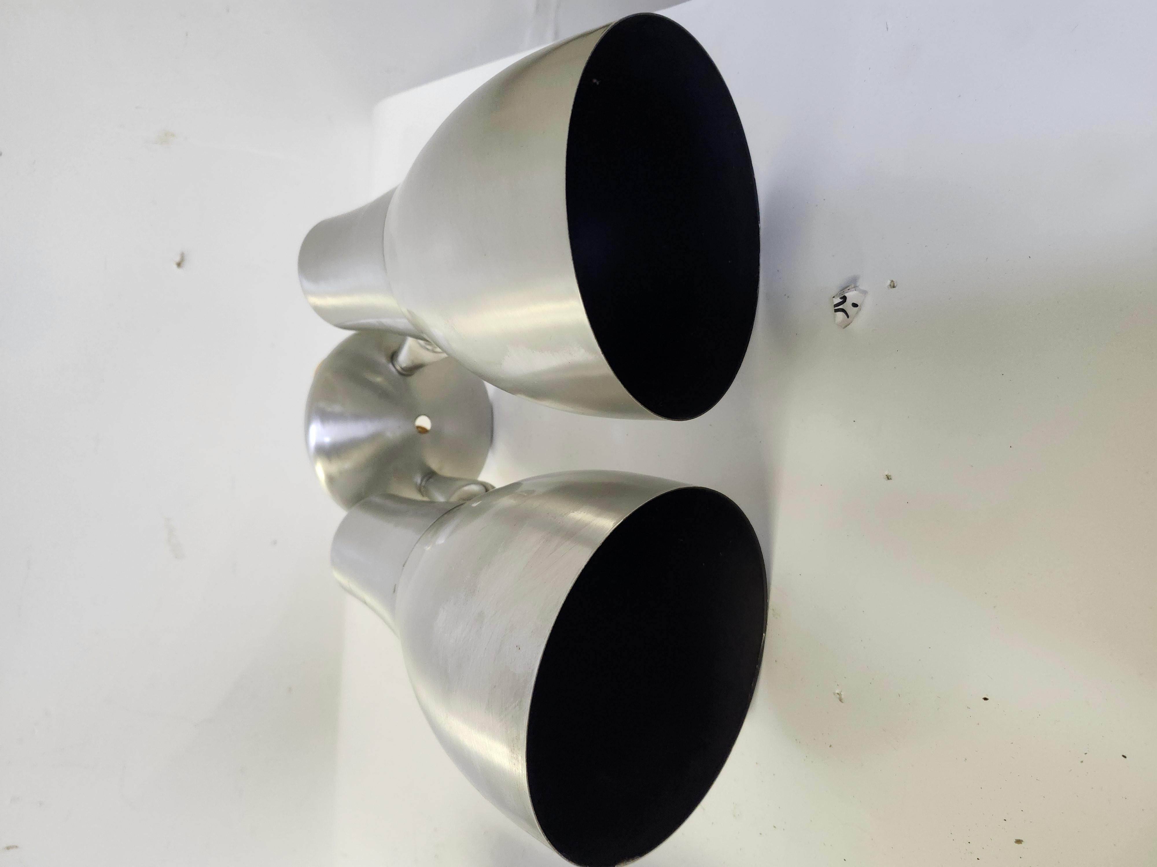 Pareja de dobles Lightolier de aluminio moderno de mediados de siglo en venta 2