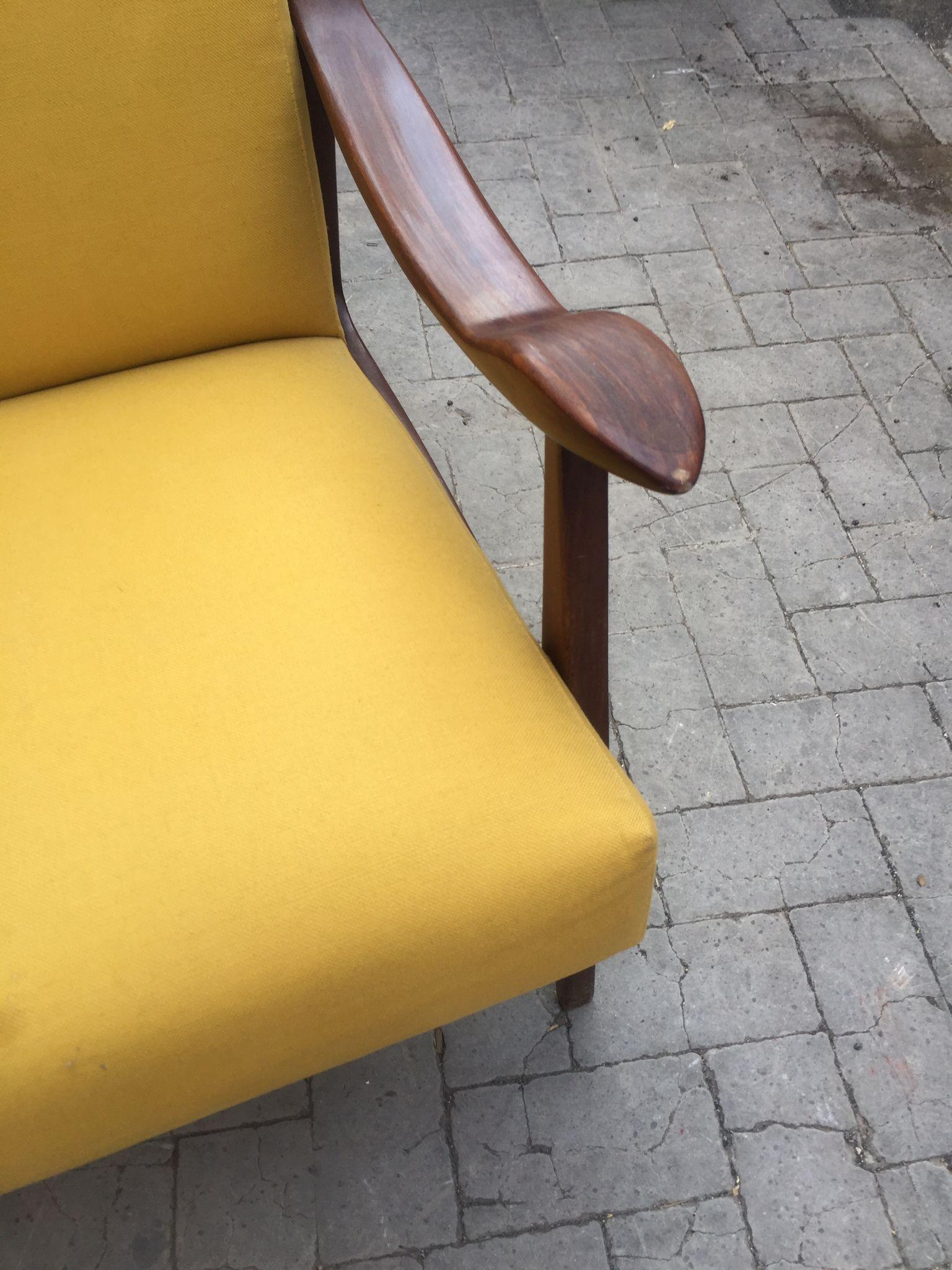 Moderner Sessel aus der Mitte des Jahrhunderts im Stil von Gianfranco Frattini, 1960er Jahre im Angebot 4
