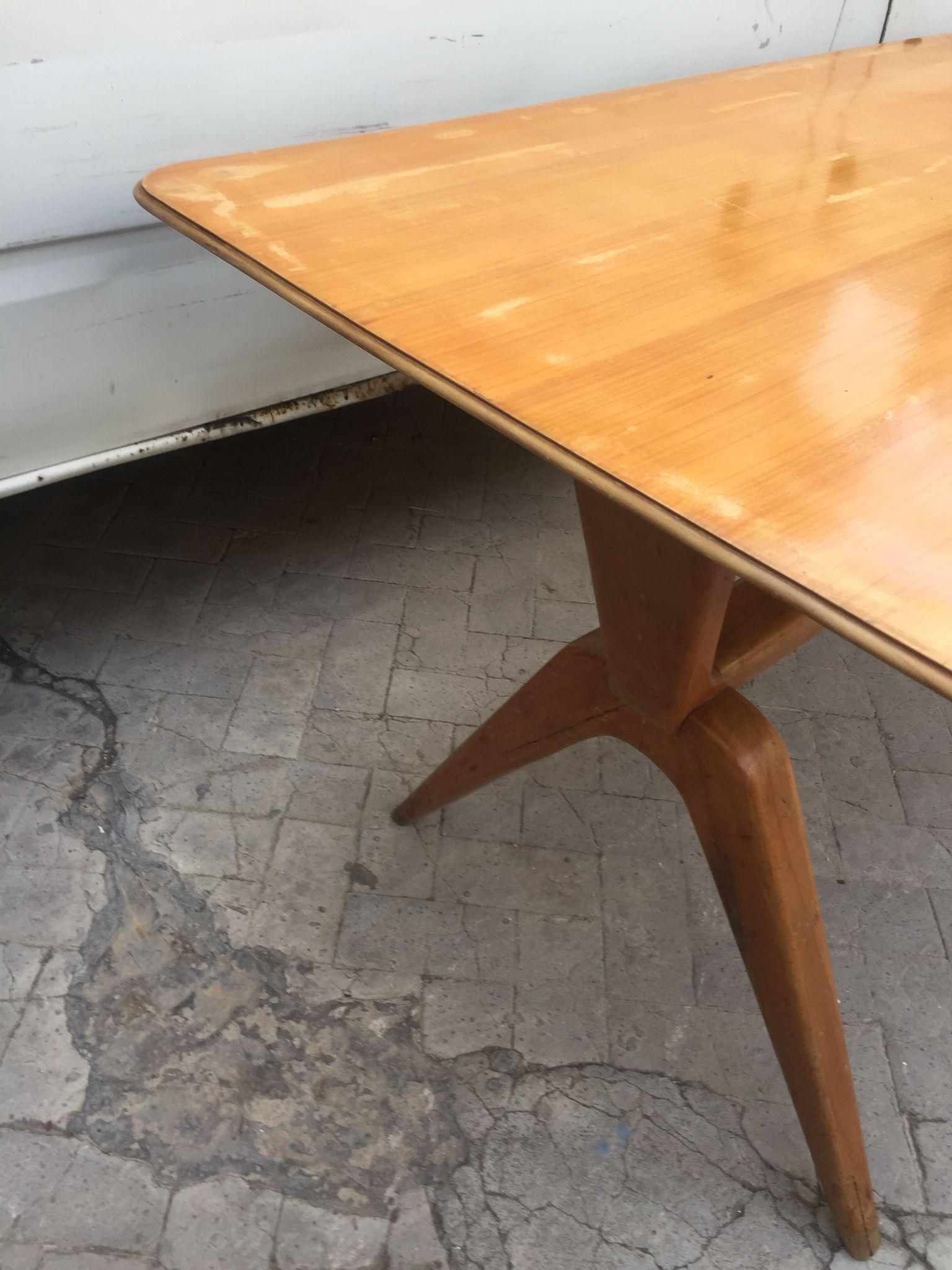 The Moderns, étonnante table de salle à manger, dans le style de Melchiorre Vega, années 1950 Bon état - En vente à Catania, IT
