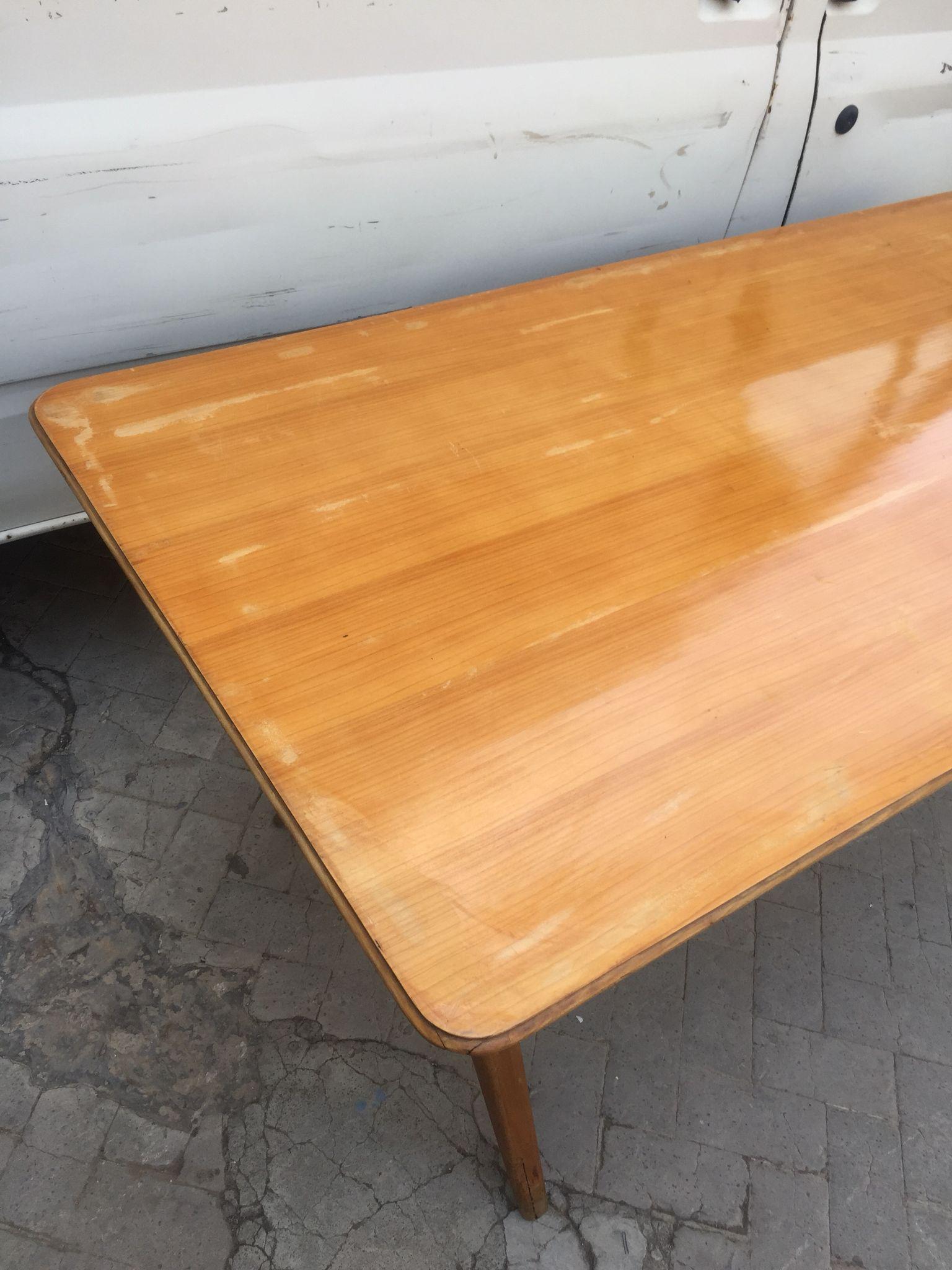 Milieu du XXe siècle The Moderns, étonnante table de salle à manger, dans le style de Melchiorre Vega, années 1950 en vente