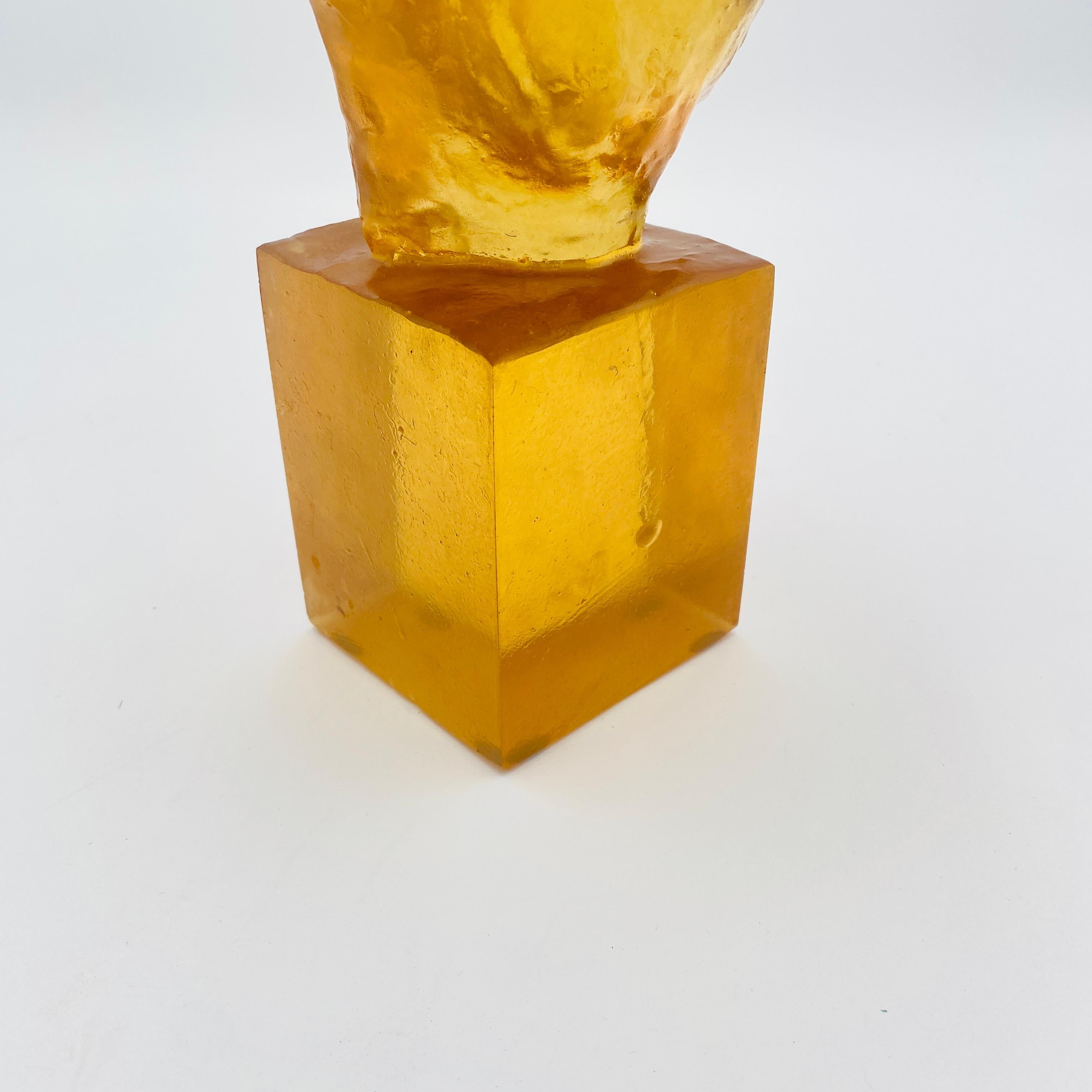 Mid-Century Modern Amber Resin Bust Sculpture by Dorothy Thorpe 1970s For Sale 4