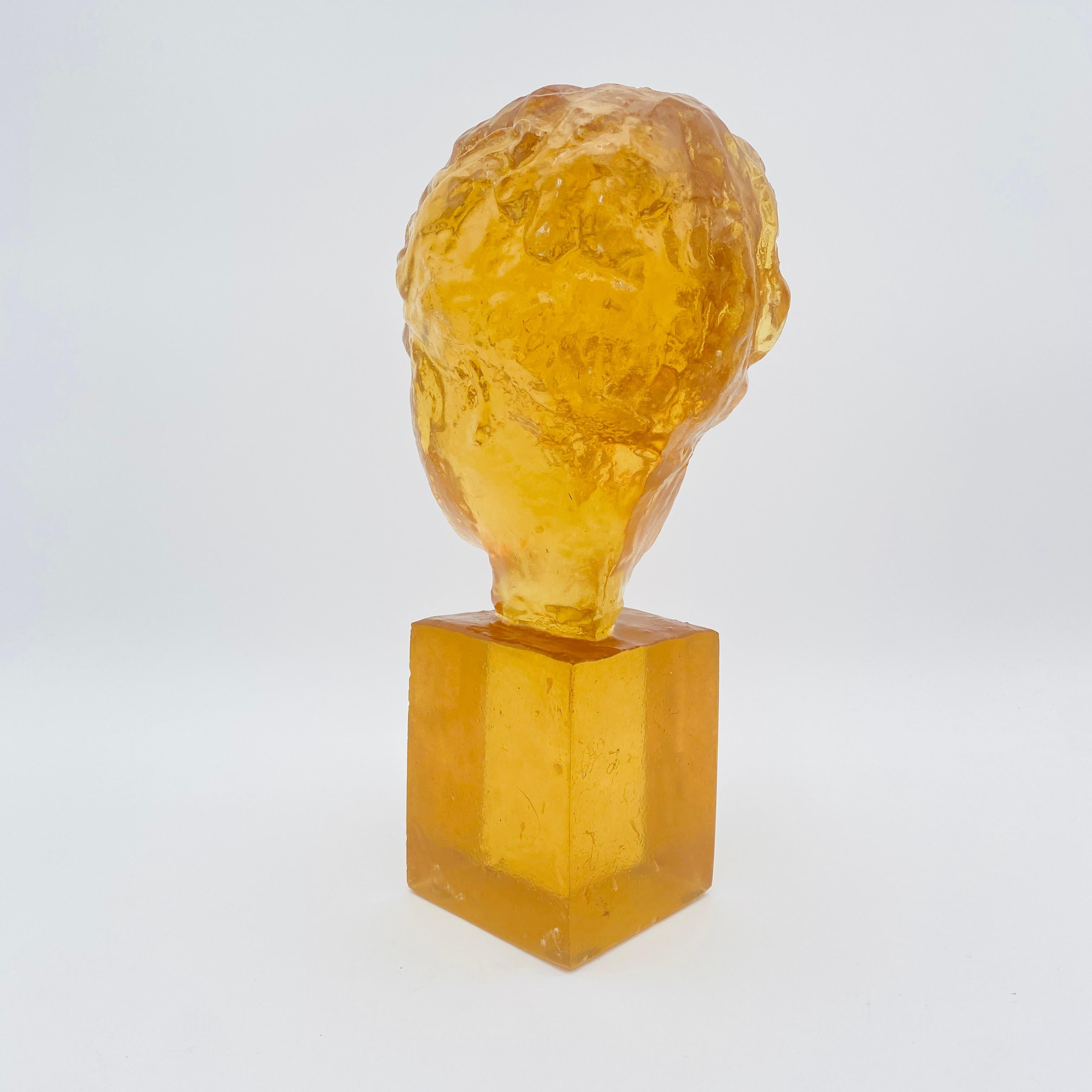Mid-Century Modern Amber Resin Bust Sculpture by Dorothy Thorpe 1970s For Sale 2