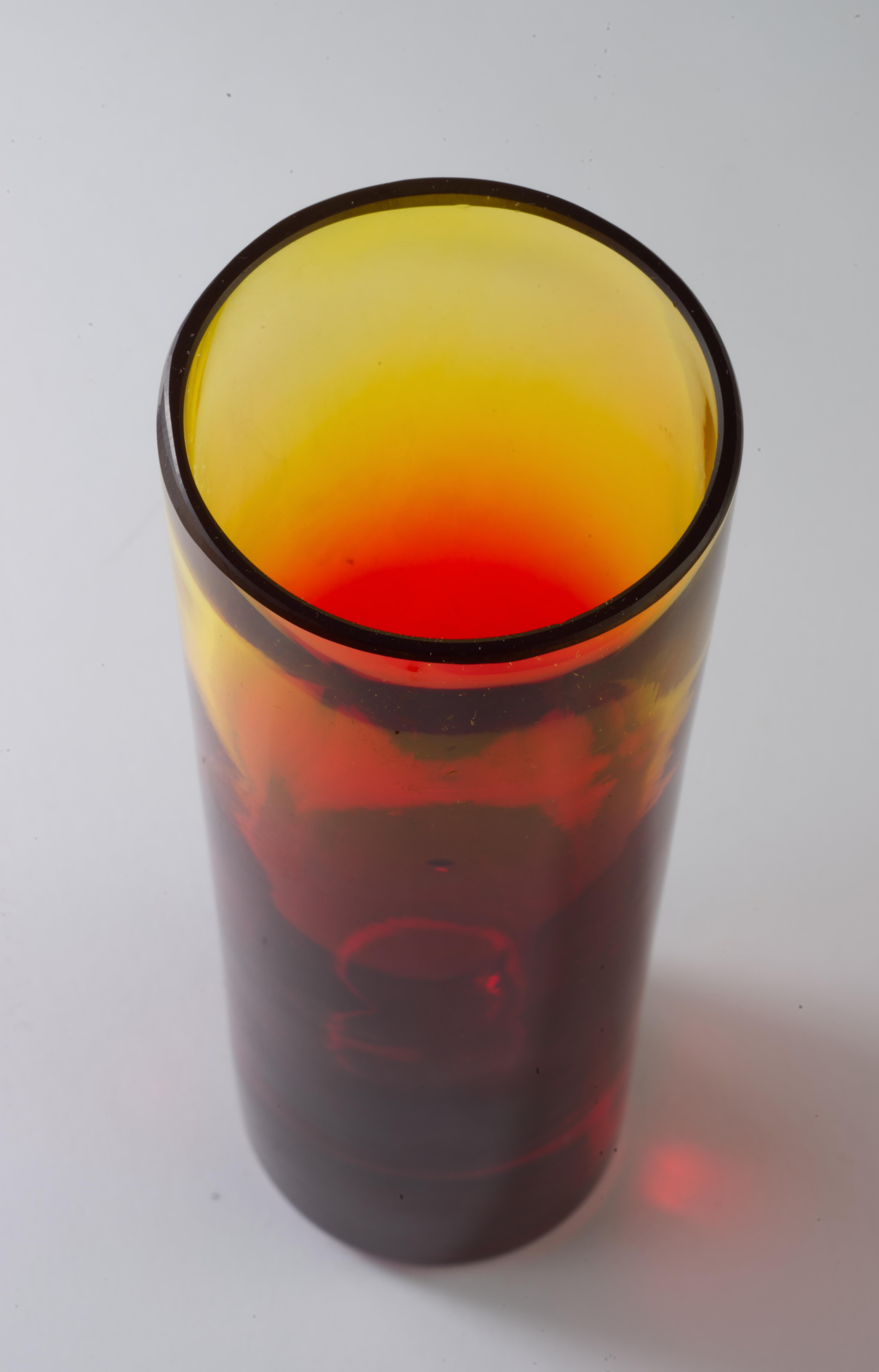 Jarrón de cristal para capullos Amberina de mediados del siglo XX en Bueno estado para la venta en Clifton Springs, NY