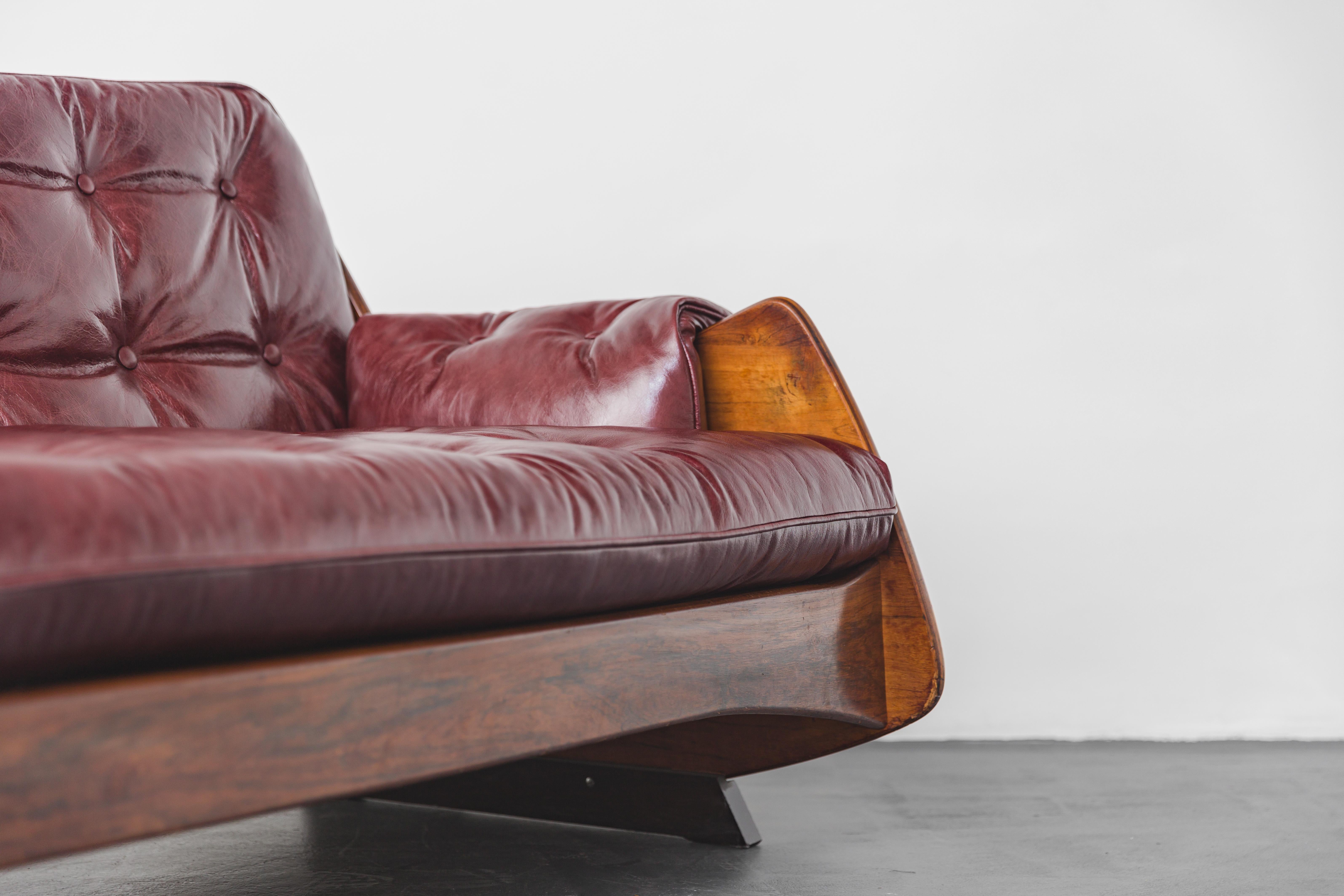 Modernes Mid-Century-Sofa „Ameba“ aus Rosenholz, Jorge Zalszupin zugeschrieben, 1960er Jahre (Furnier) im Angebot