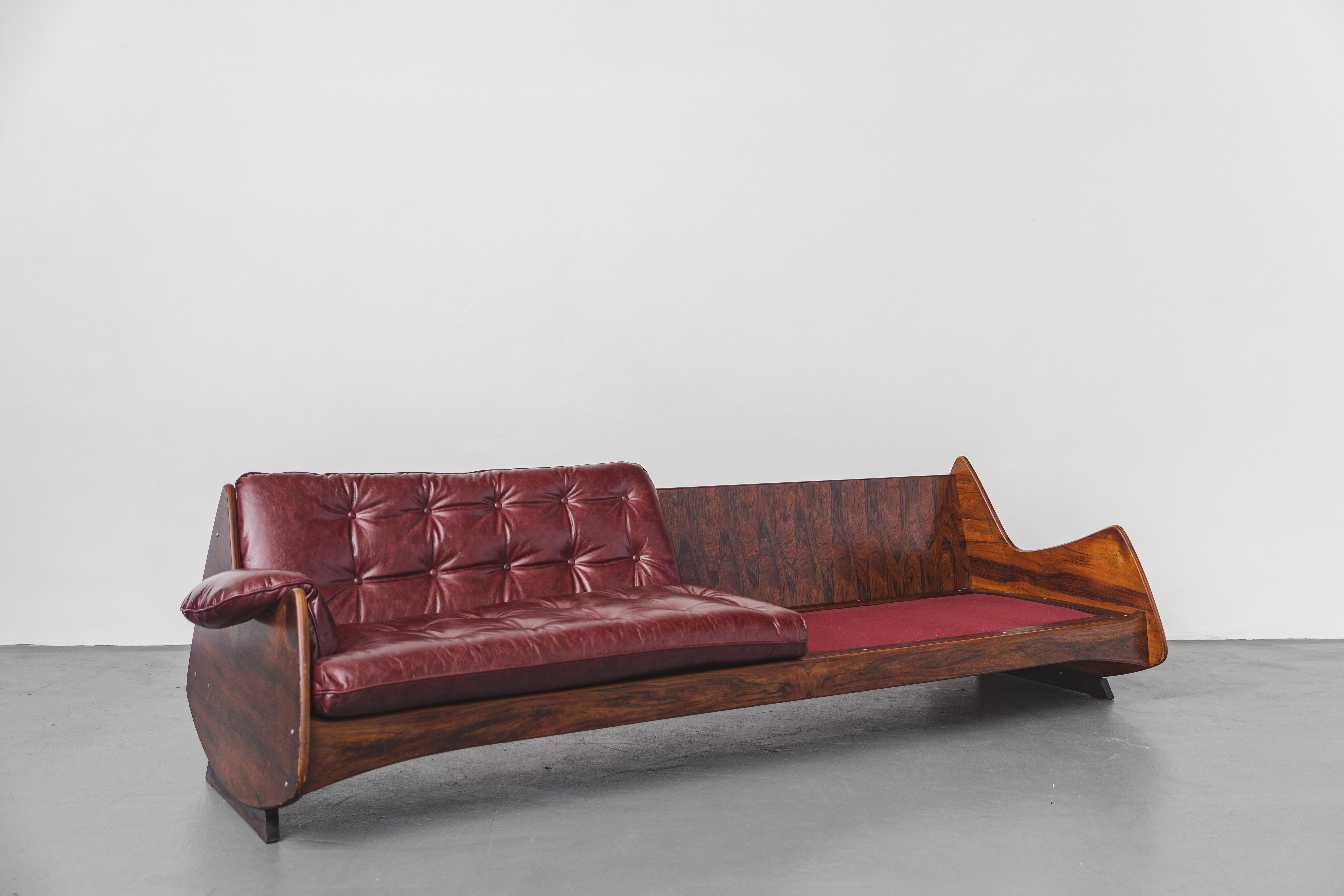 Modernes Mid-Century-Sofa „Ameba“ aus Rosenholz, Jorge Zalszupin zugeschrieben, 1960er Jahre (Mitte des 20. Jahrhunderts) im Angebot