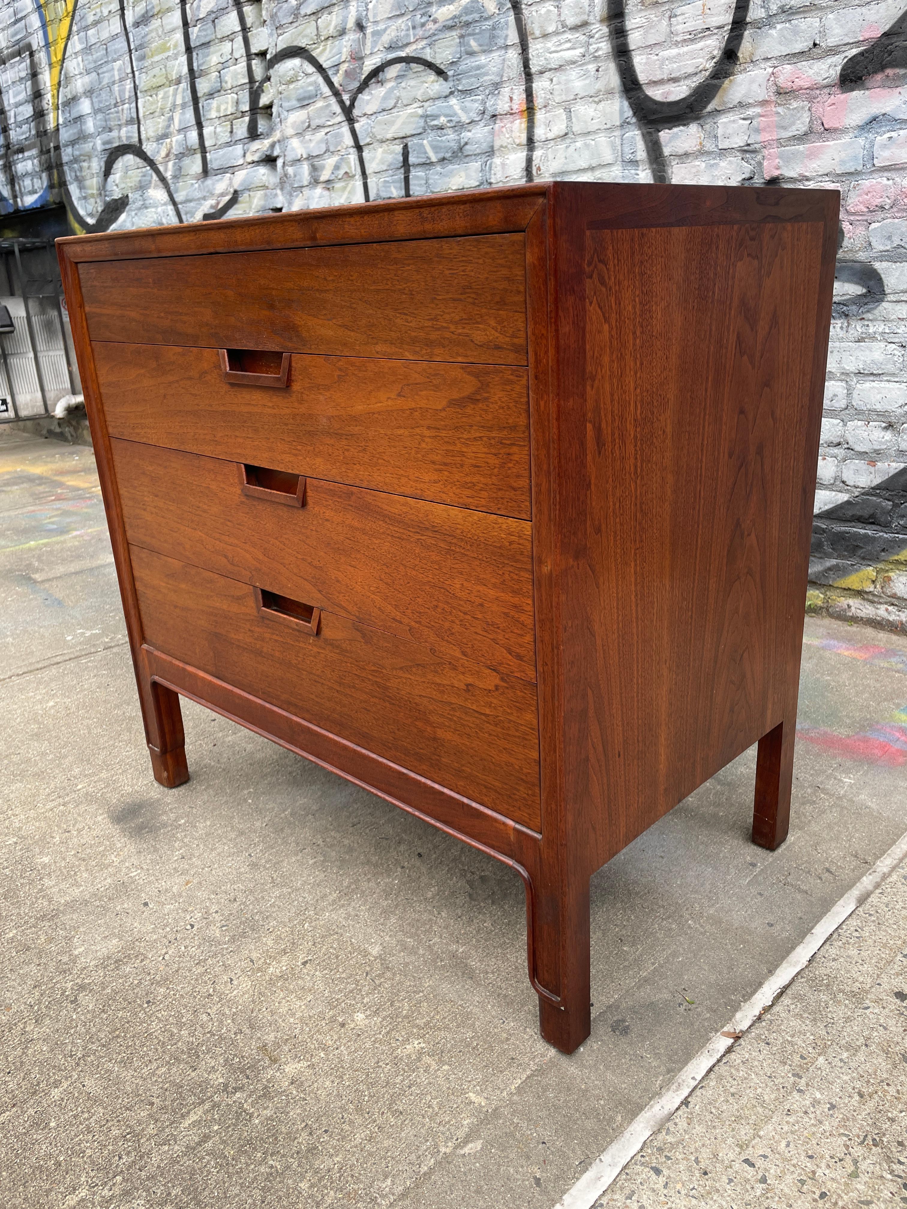 Mid-Century Modern Mid Century Modern American 4 Drawer Dresser by Janus For Sale