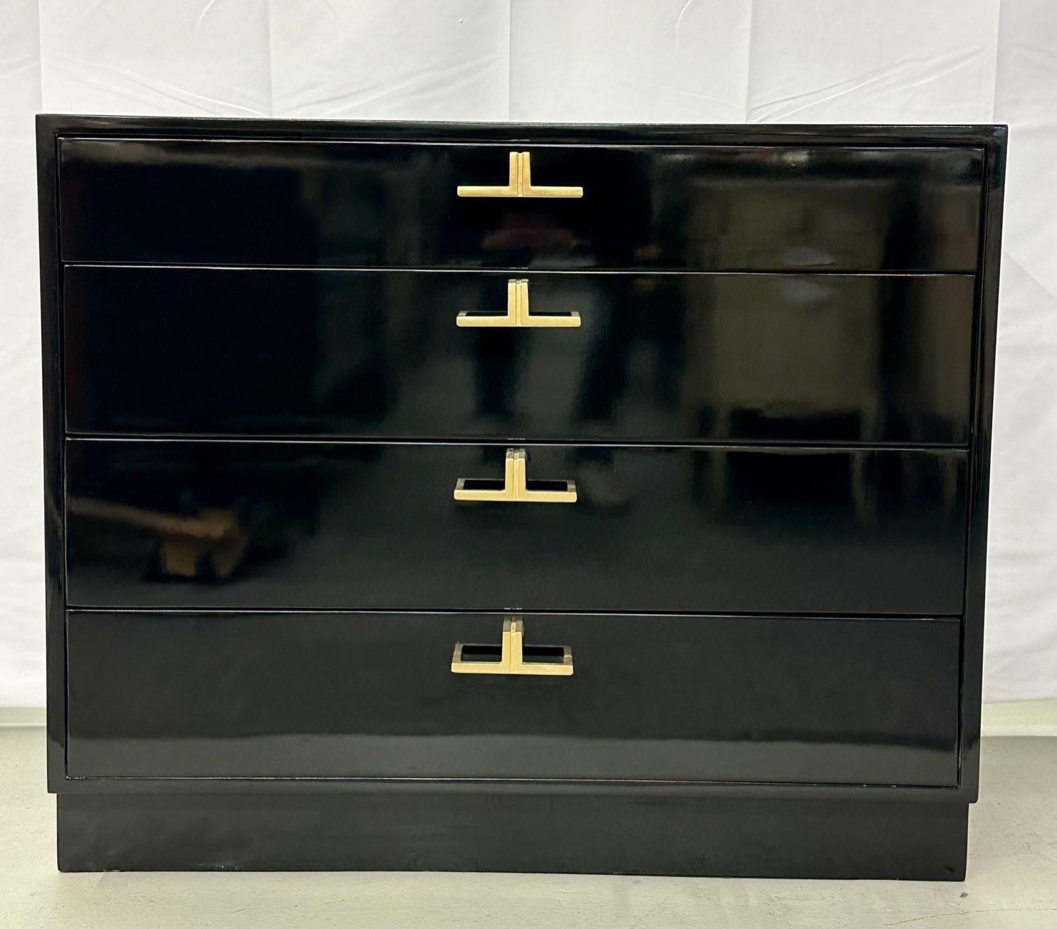 Mid-Century Modern American Designer Black Lacquer Cabinets / Nightstands, Brass For Sale 7