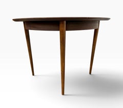 Runder Esstisch „Accord“ aus Walnussholz im Mid-Century-Modern-Stil aus Martinsville