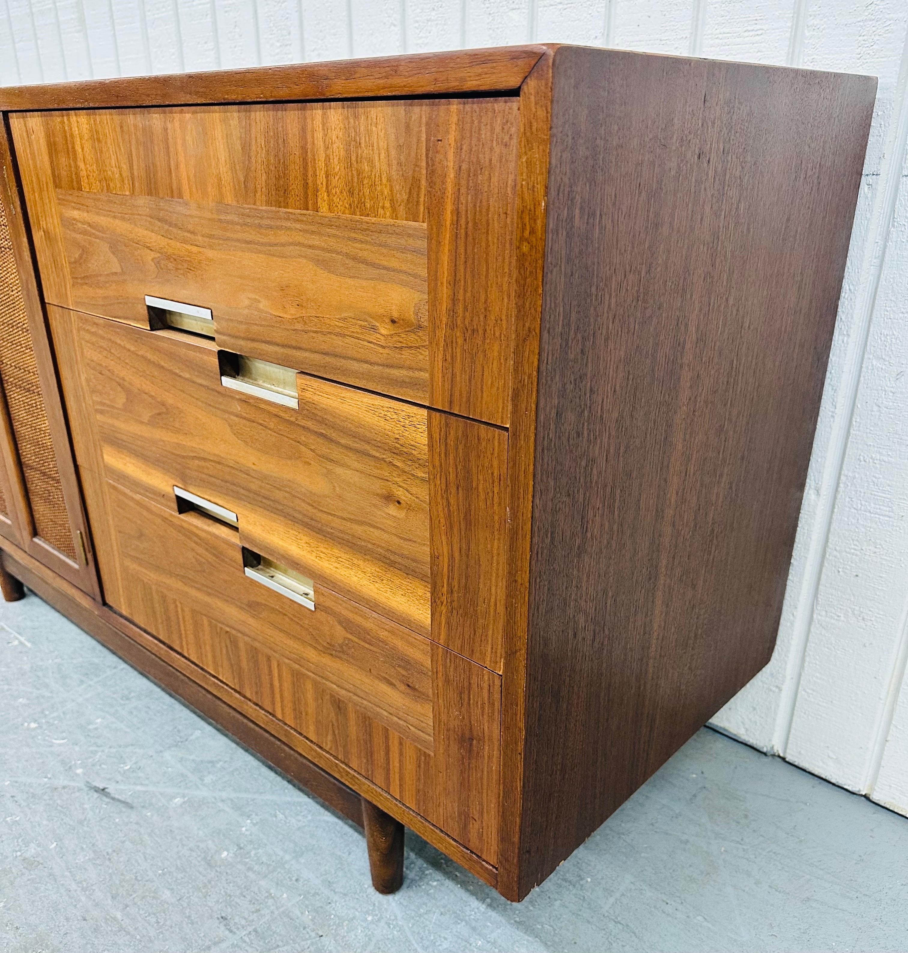 Mid-Century Modern American of Martinsville Accord Walnut Sideboard 1