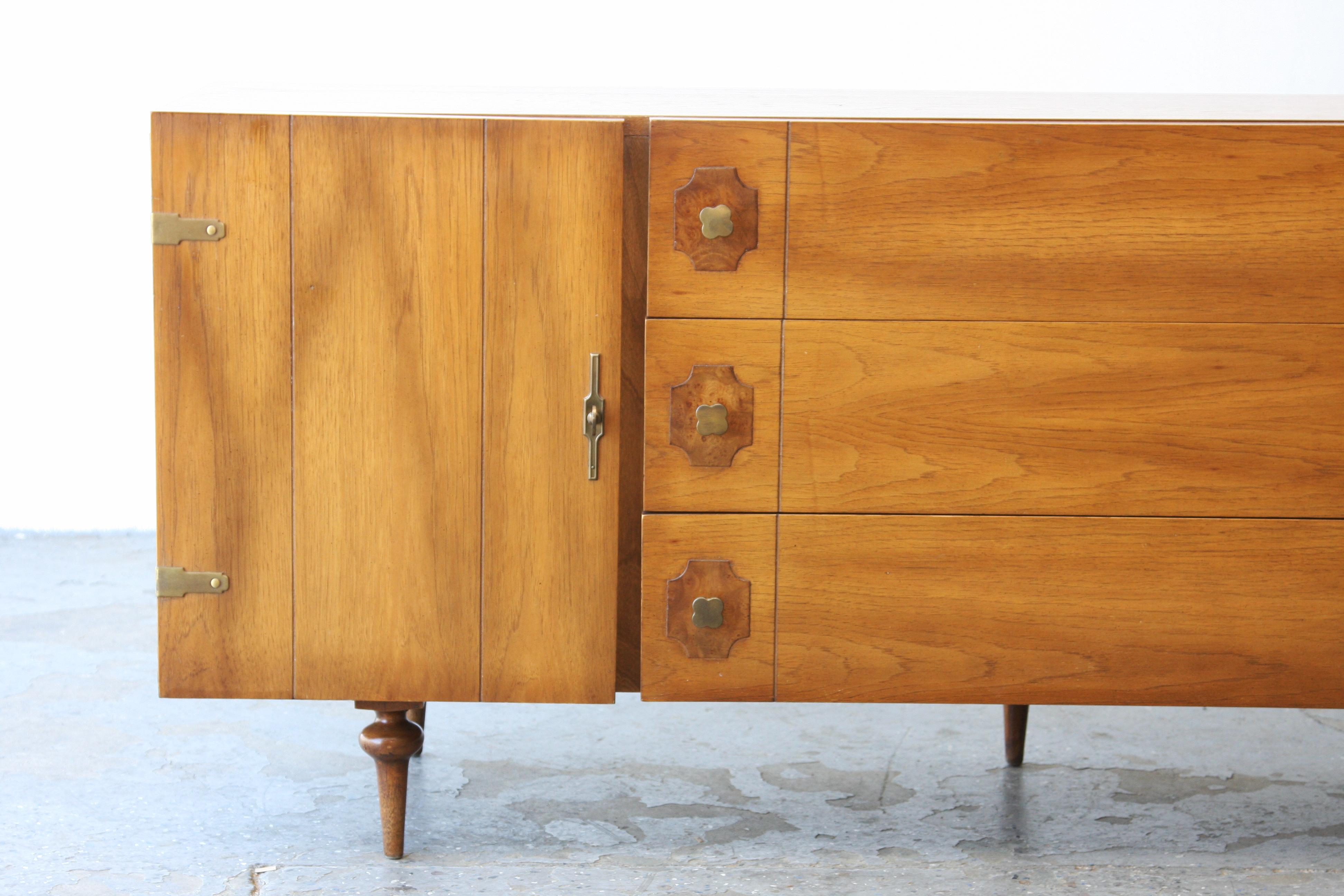 Mid-Century Modern Commode American of Martinsville Mid Century Modern Coffre de Gentleman MCM