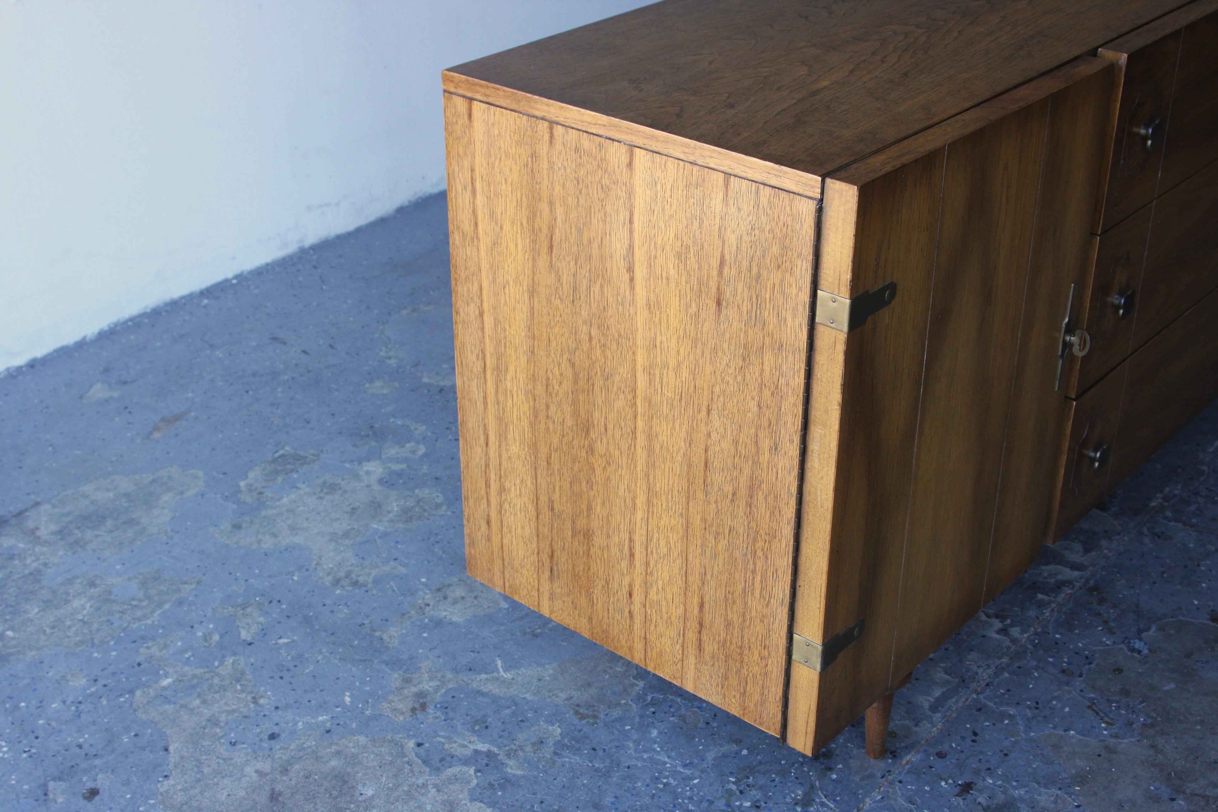 Commode American of Martinsville Mid Century Modern Coffre de Gentleman MCM 2