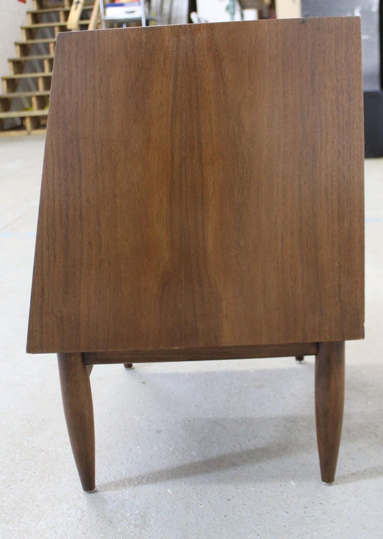 MidCentury Modern American of Martinsville Merton Gershun 'Dania' Nightstand at 1stDibs dania