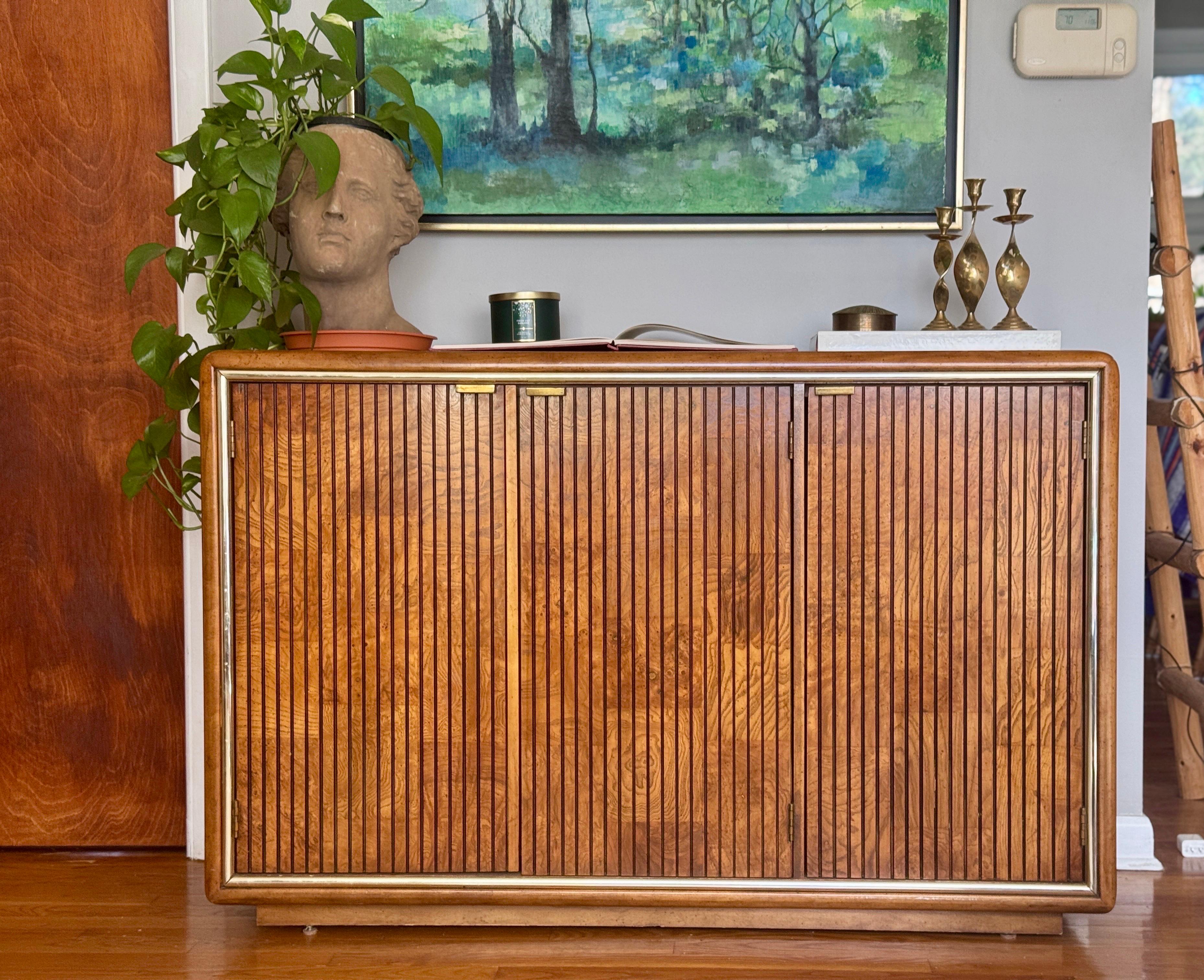 Mid-Century Modern American of Martinsville Server with Mirrored Top In Good Condition In Elkton, MD