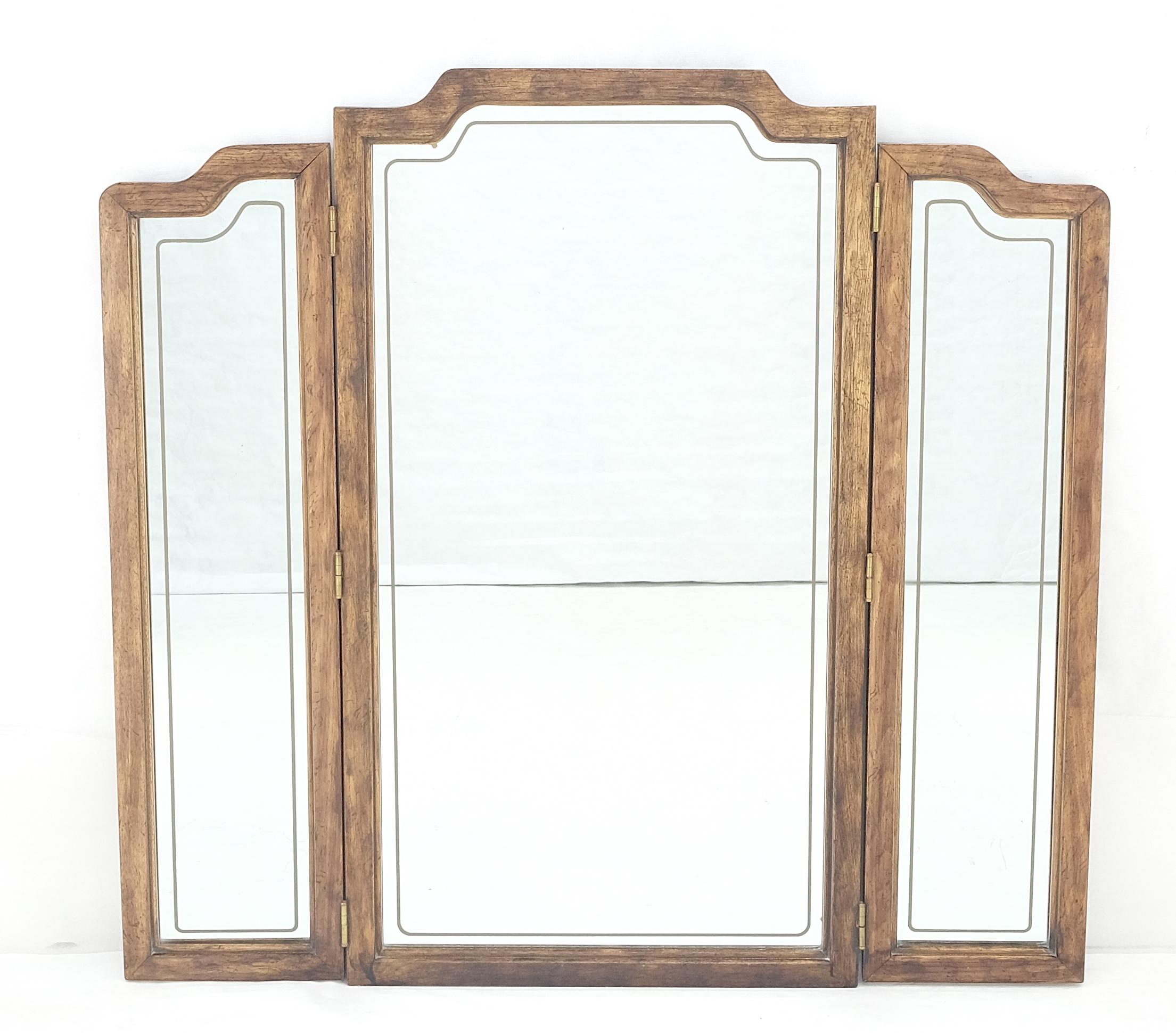 Mid-Century Modern The Moderns of Martinsville Triptyque Commode Miroir MINT en vente