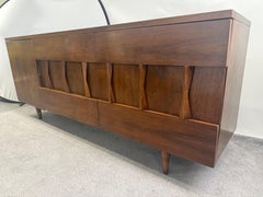 Mid-Century Modern American of Martinsville Walnut 9-Drawer Dresser or Credenza