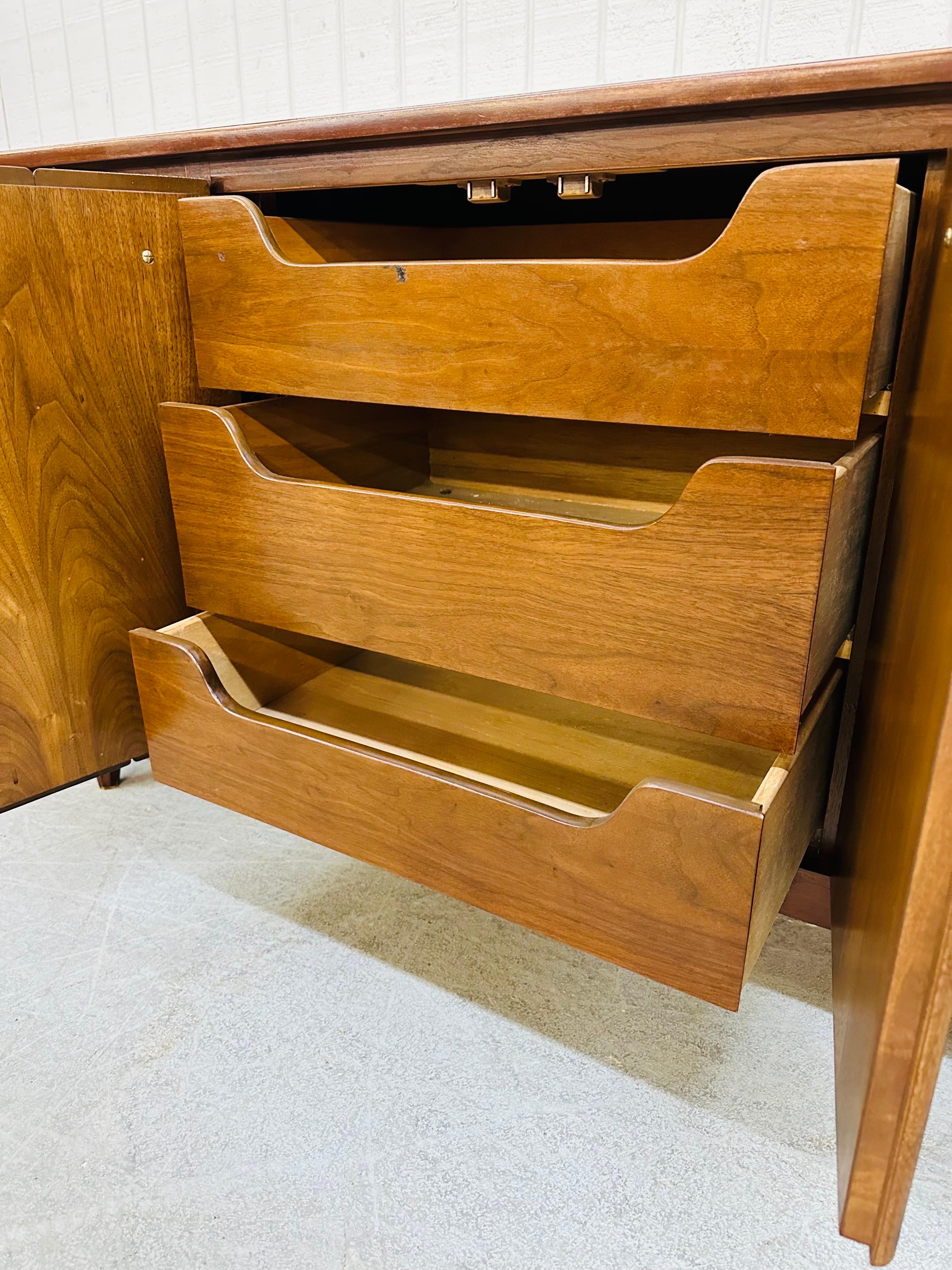 Mid-Century Modern American of Martinsville Walnut Dresser 2