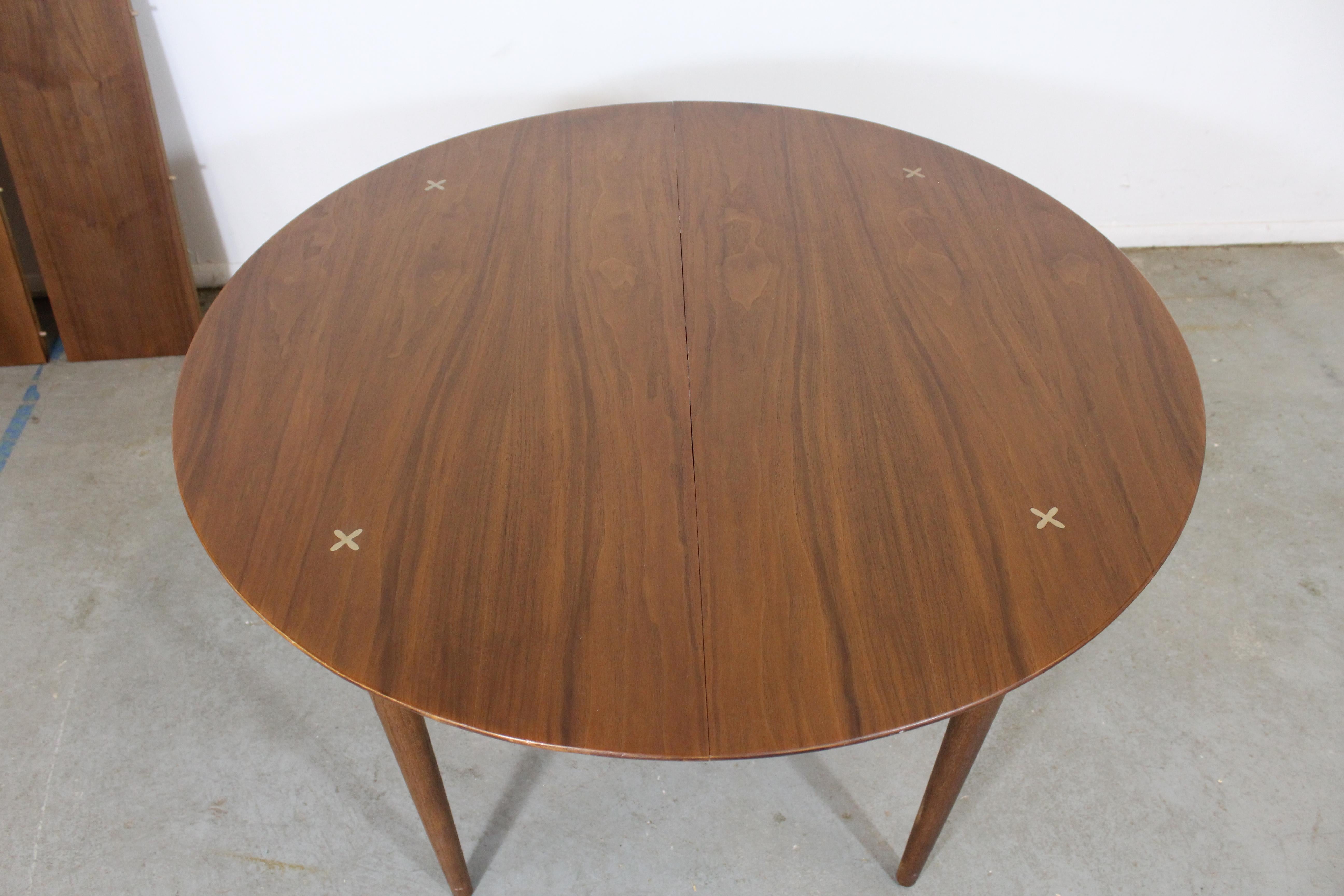 Mid-Century Modern American of Martinsville Walnut Extendable Dining Table 1