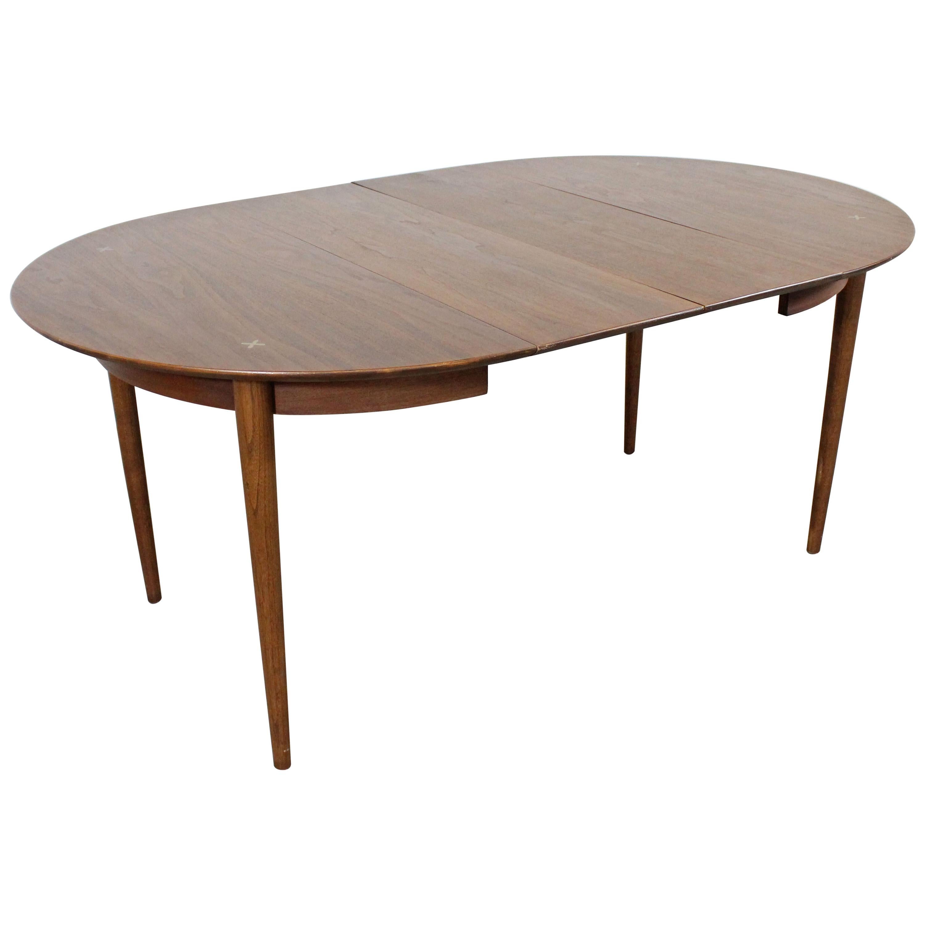 Mid-Century Modern American of Martinsville Walnut Extendable Dining Table