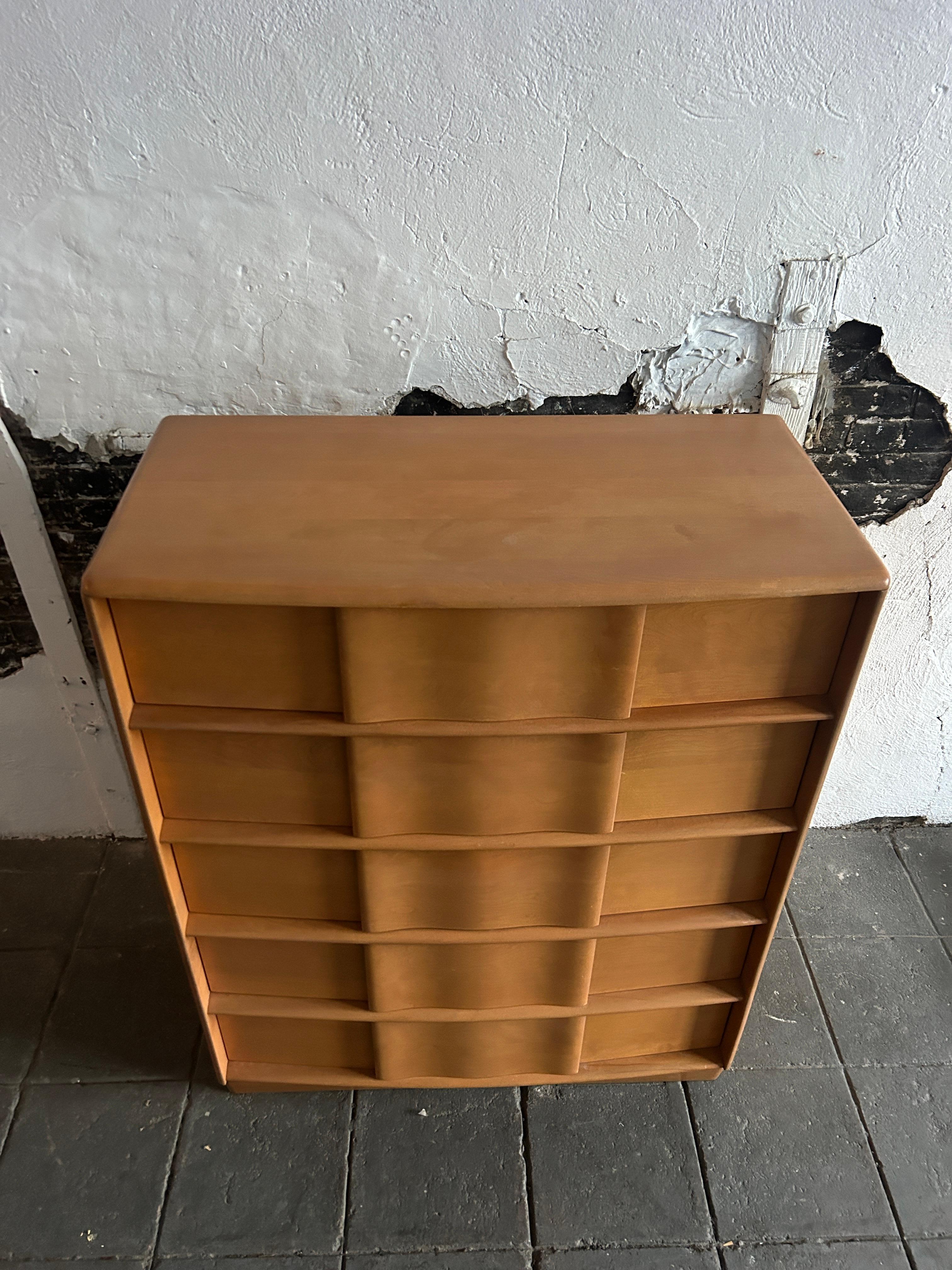 Mid-Century Modern American Sculpted Tall 5 Drawer Dresser Solid Maple In Good Condition For Sale In BROOKLYN, NY