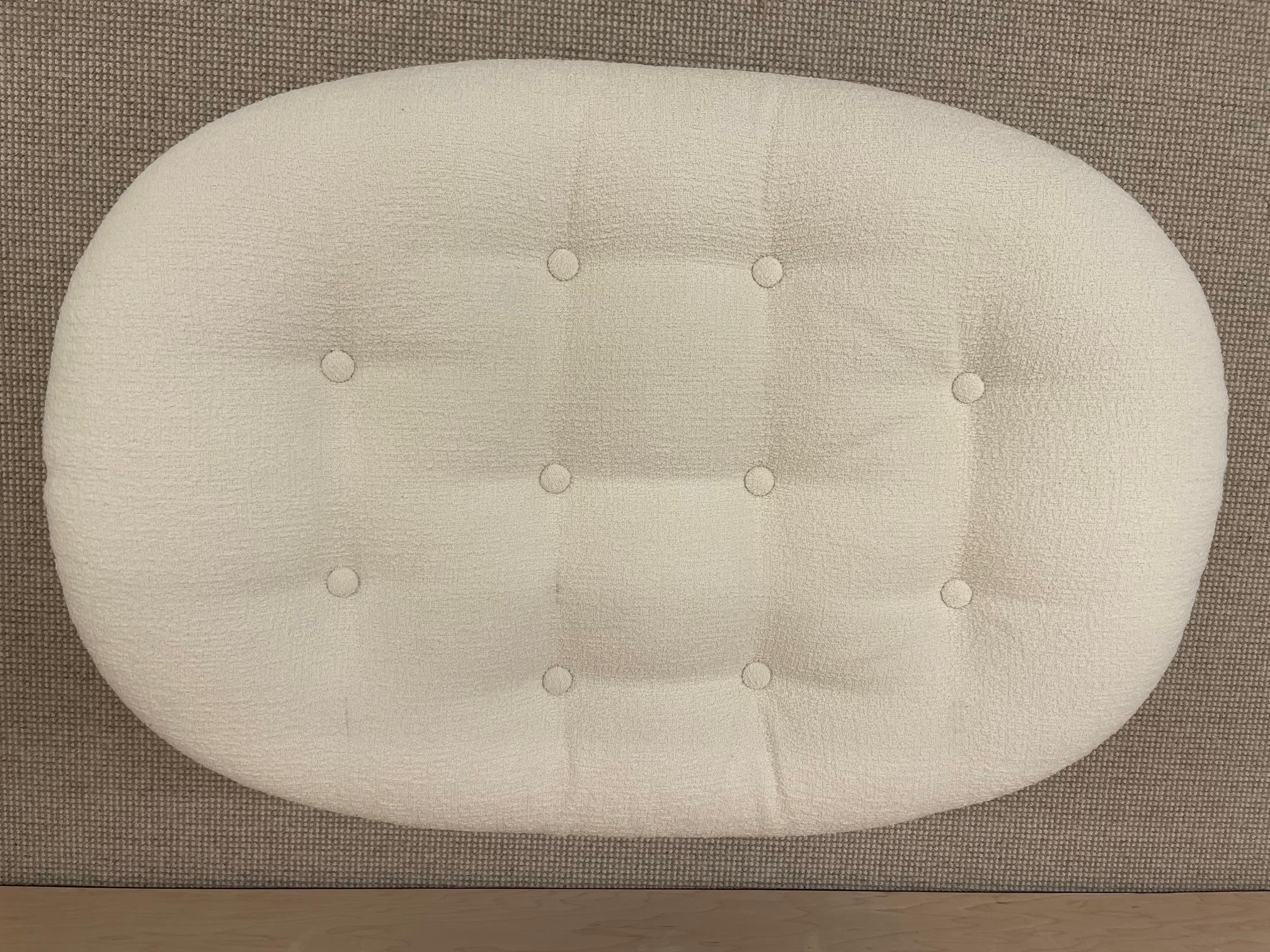 Mid-Century Modern, Footstool, White Boucle, Walnut, United States, 1960s In Good Condition For Sale In Stamford, CT
