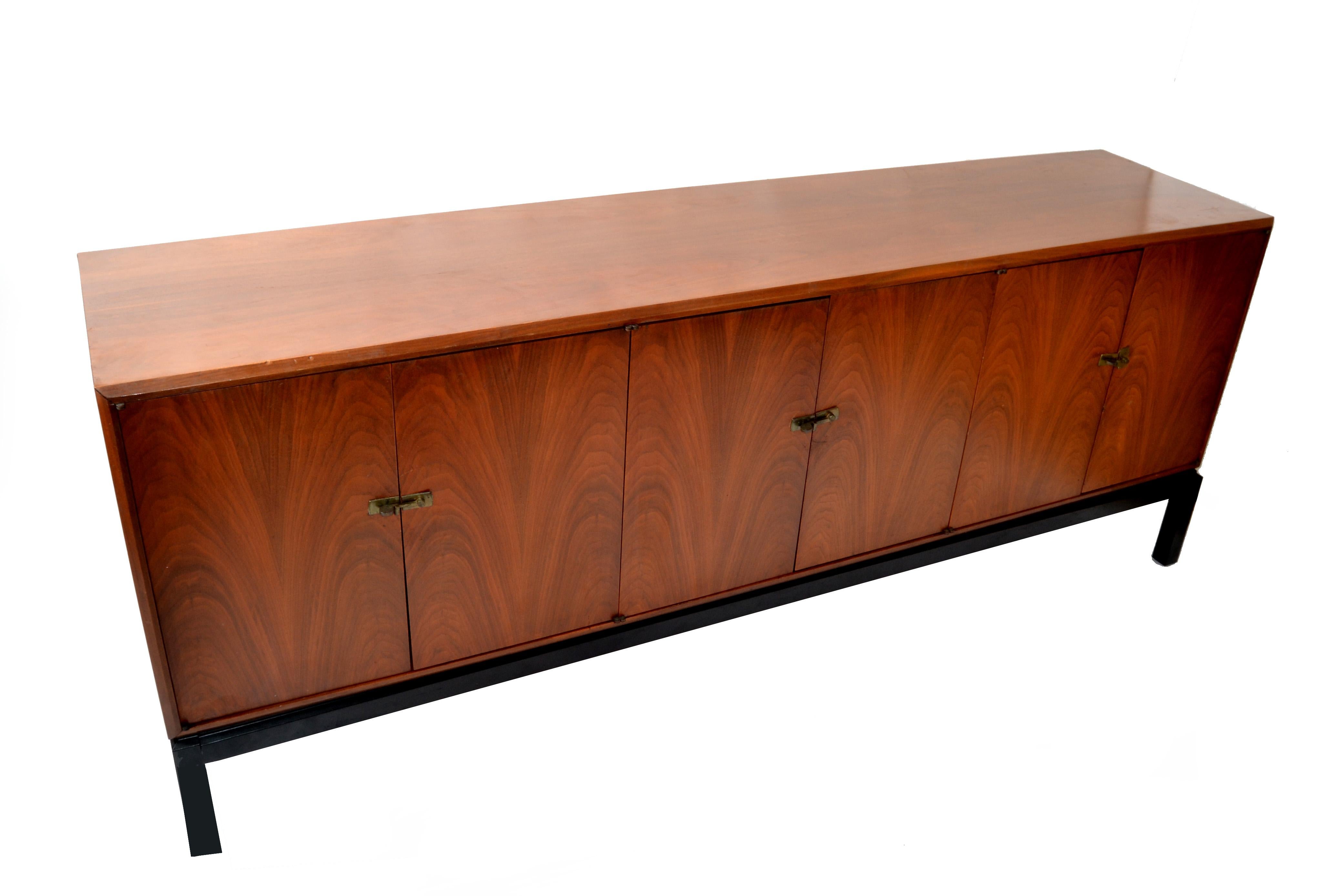 Mid-Century Modern American Walnut Credenza Sideboard Probber Style Brass Pulls In Good Condition For Sale In Miami, FL