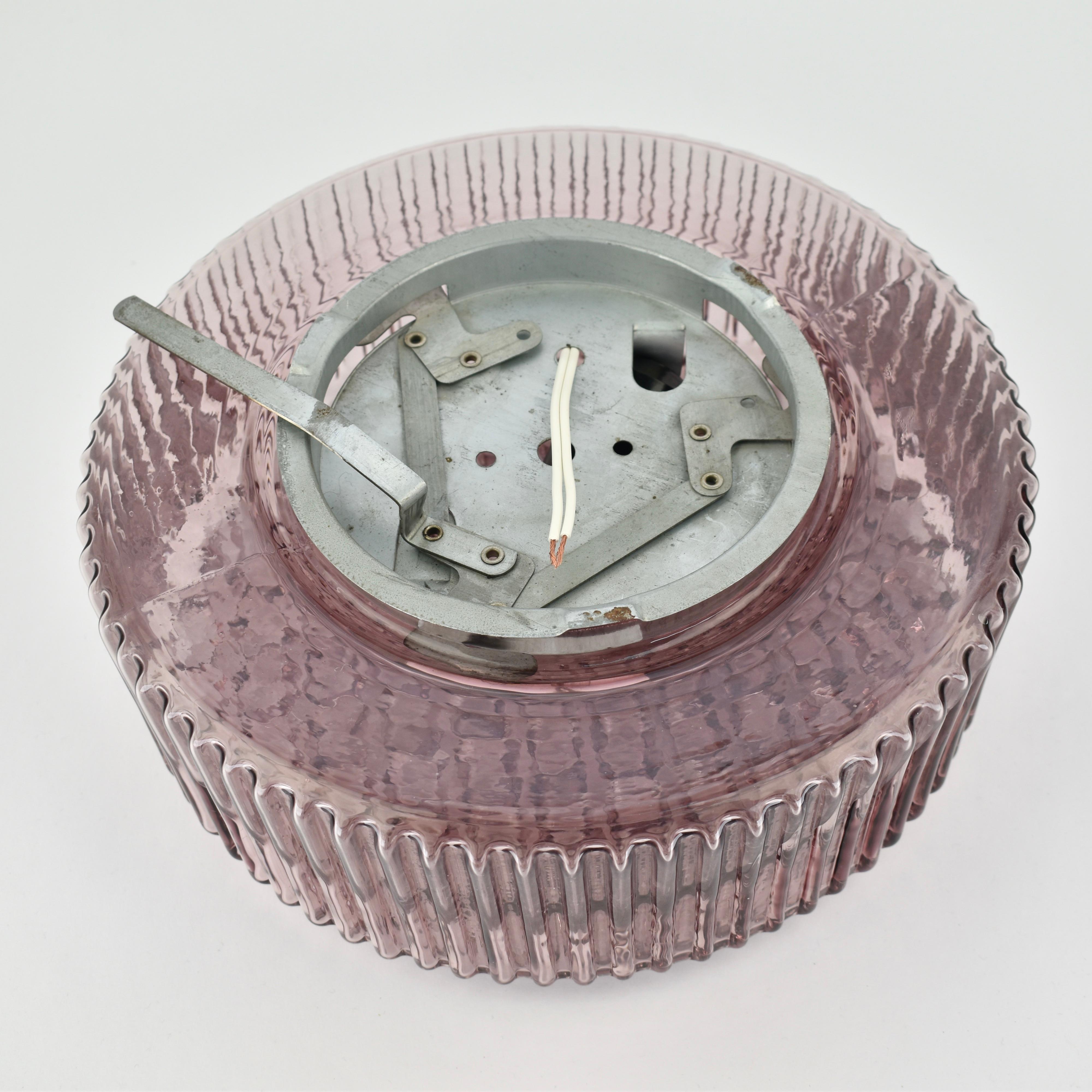 Empotrable de cristal violeta amatista Mid Century Modern, años 70 Metal en venta