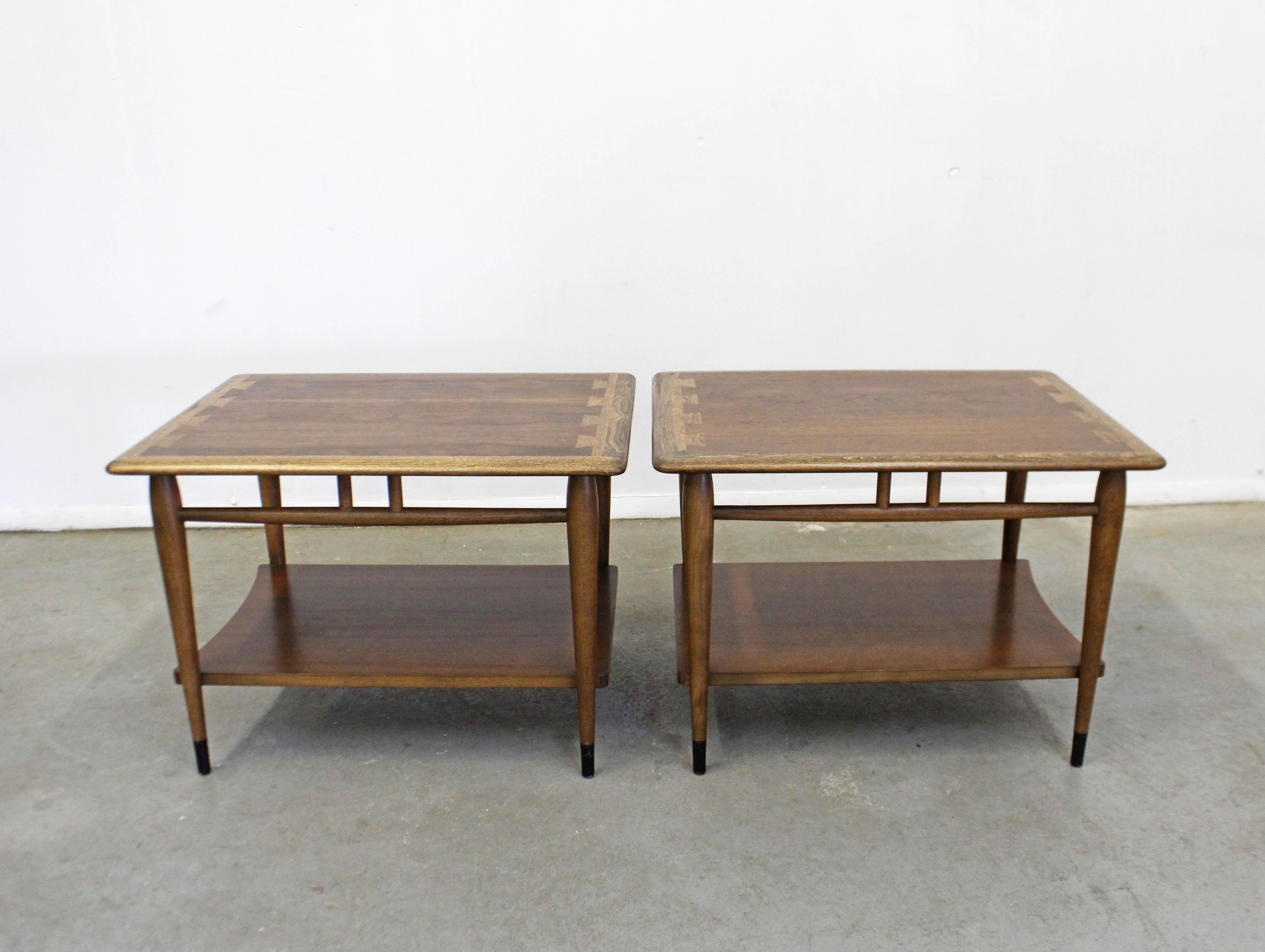 Mid-Century Modern Andre Bus Lane 'Acclaim' 2-Tiered End Tables 900-05 In Good Condition In Wilmington, DE