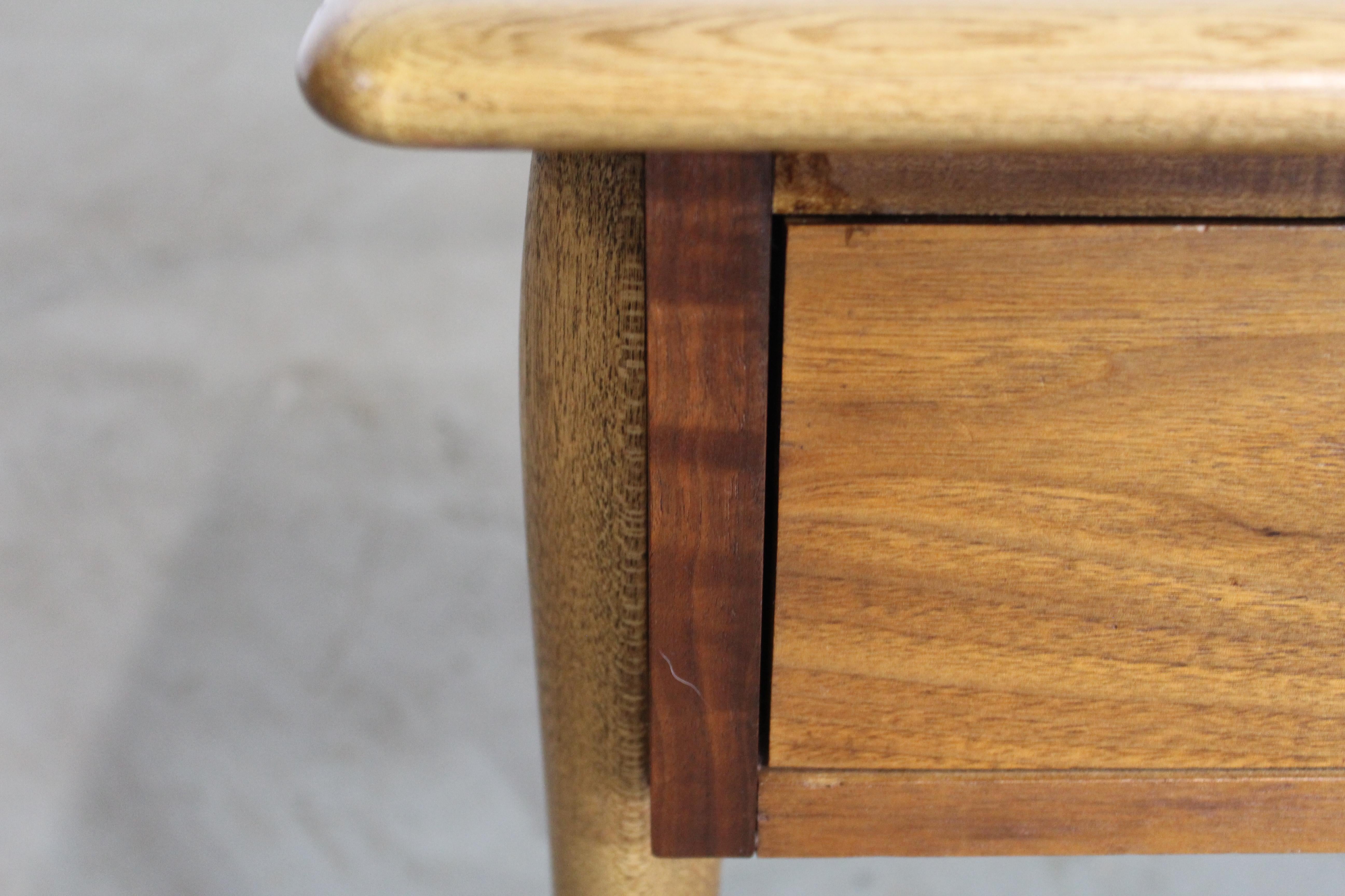Andre Bus Lane « Acclaim » de style mi-siècle moderne  Table d'appoint à un tiroir en vente 6