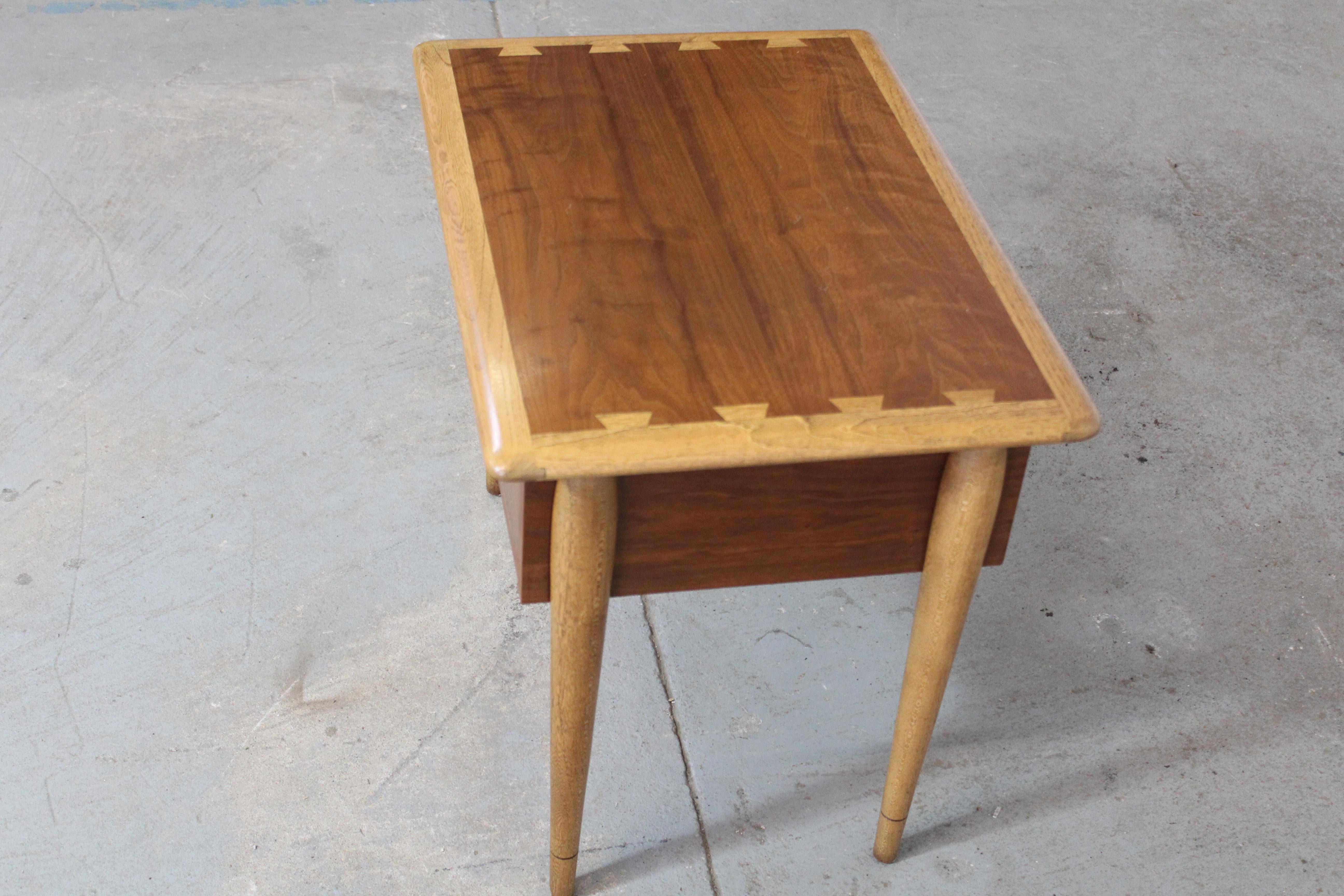 American Mid-Century Modern Andre Bus Lane 'Acclaim' Single Drawer End Table For Sale