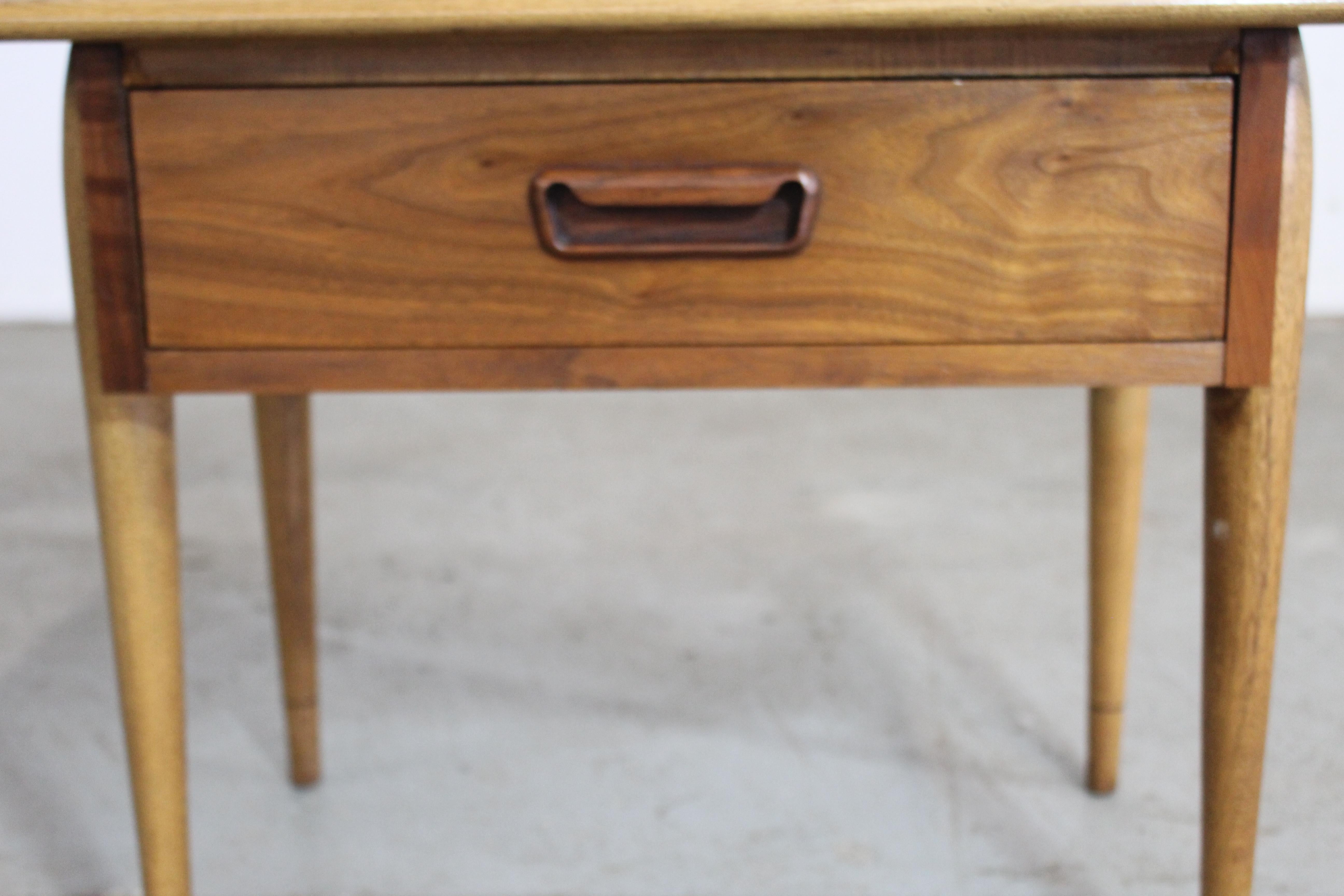 Oak Mid-Century Modern Andre Bus Lane 'Acclaim' Single Drawer End Table For Sale