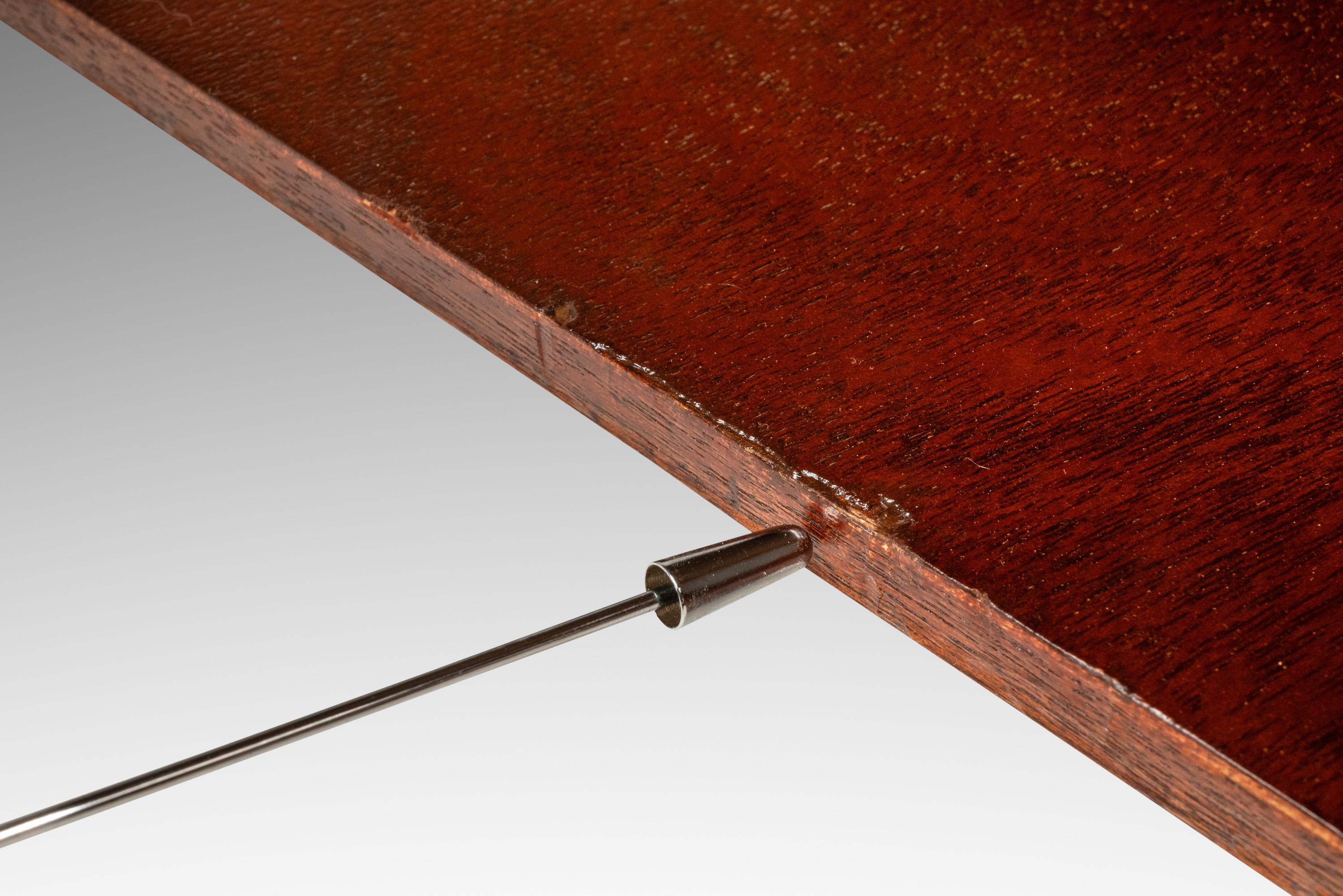 Mid-Century Modern Angular Coffee Table in Solid Mahogany, USA, c. 1960s en venta 4
