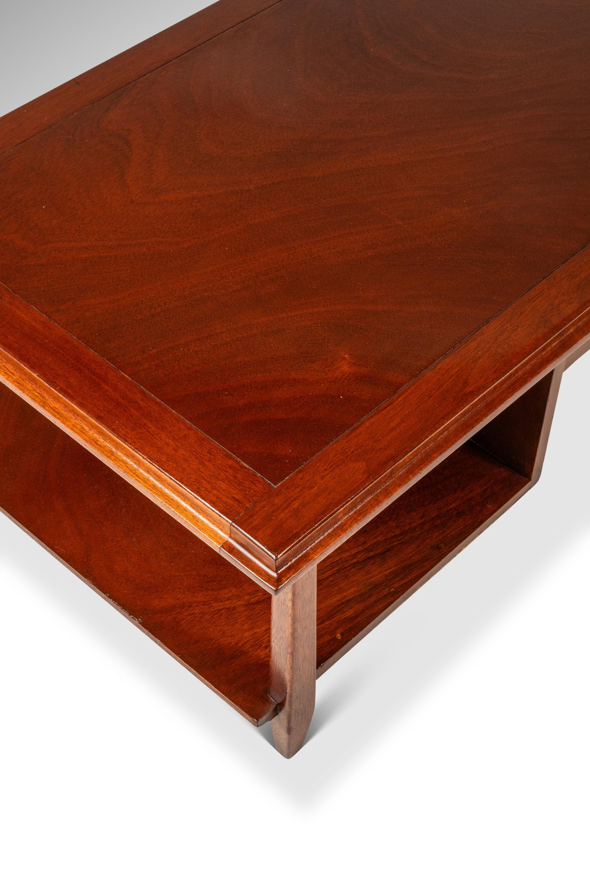 Mid-Century Modern Angular Coffee Table in Solid Mahogany, USA, c. 1960s en venta 7