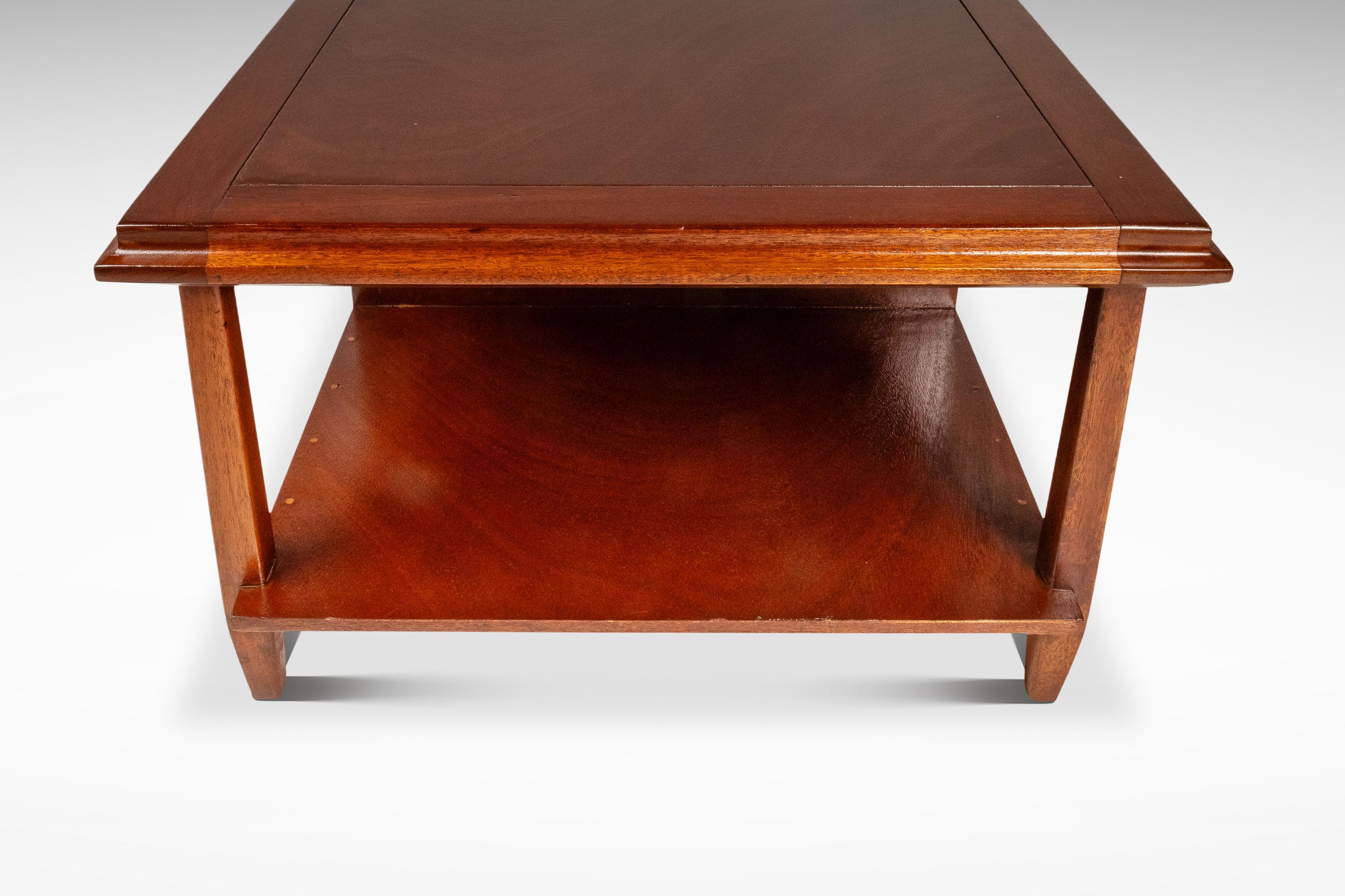 Mid-Century Modern Angular Coffee Table in Solid Mahogany, USA, c. 1960s Caoba en venta