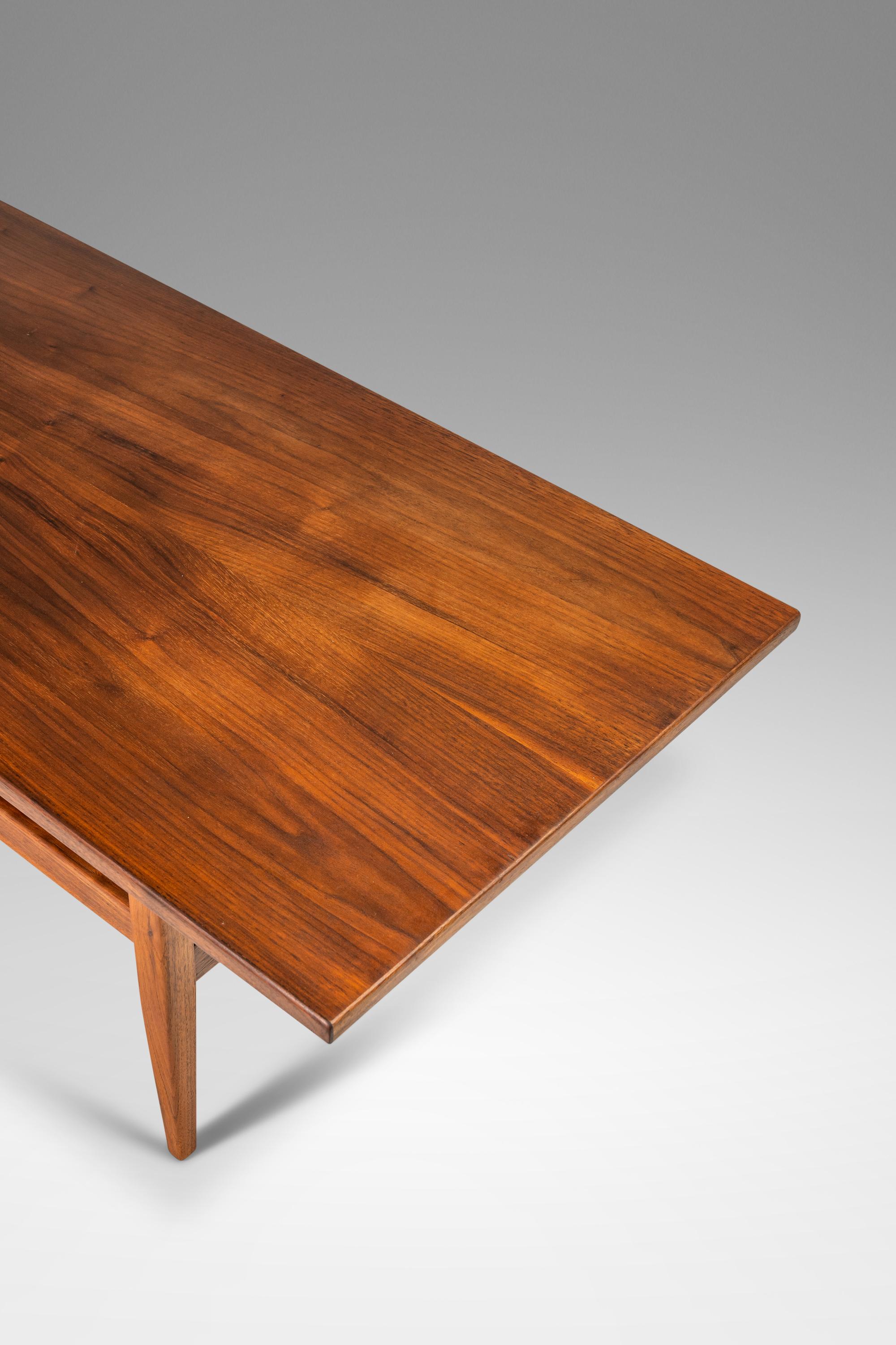 Mid-Century Modern Angular Coffee Table in Walnut, c. 1960's For Sale 12