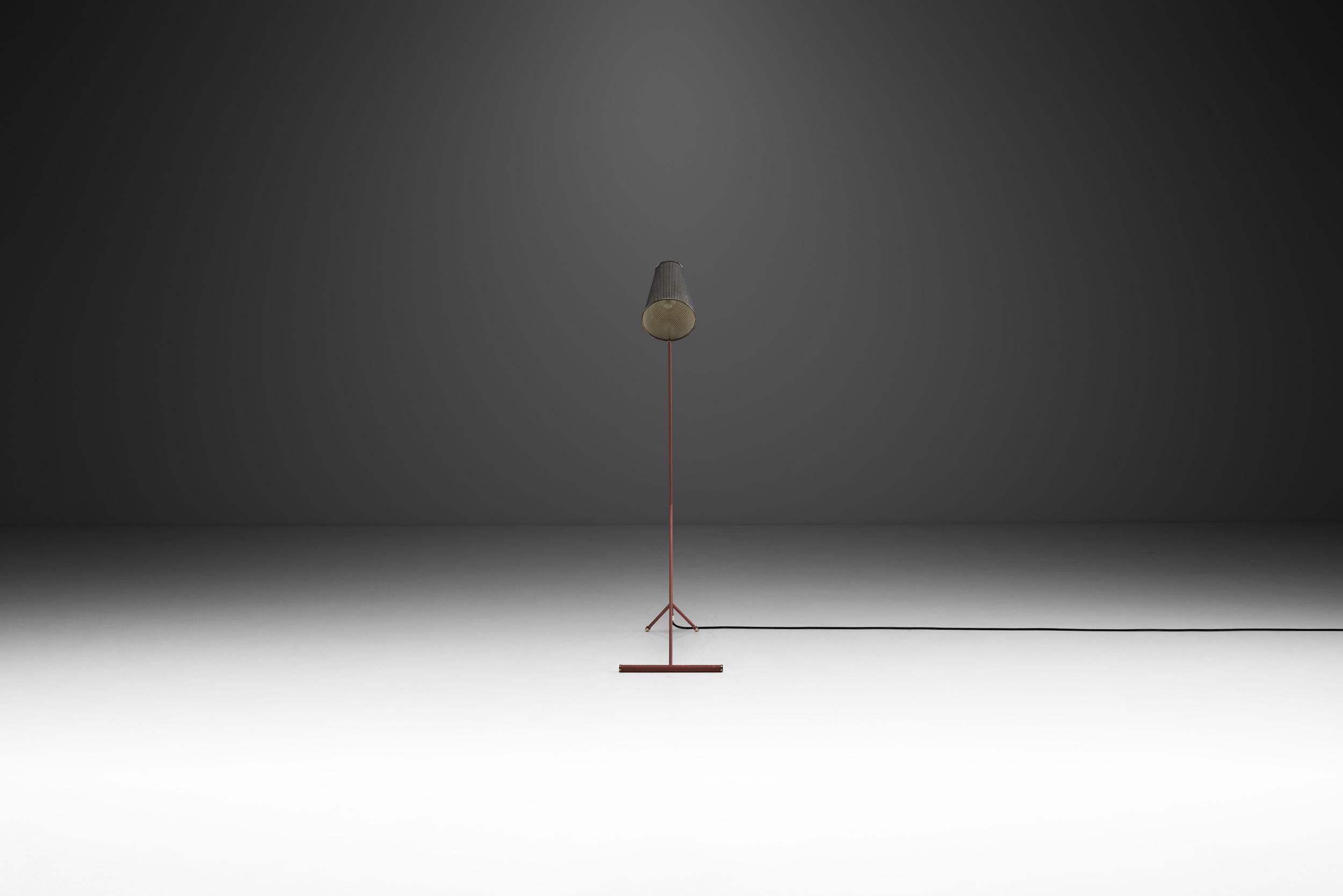 Mid-20th Century Mid-Century Modern Angular Floor Lamp, Europe ca 1960s For Sale